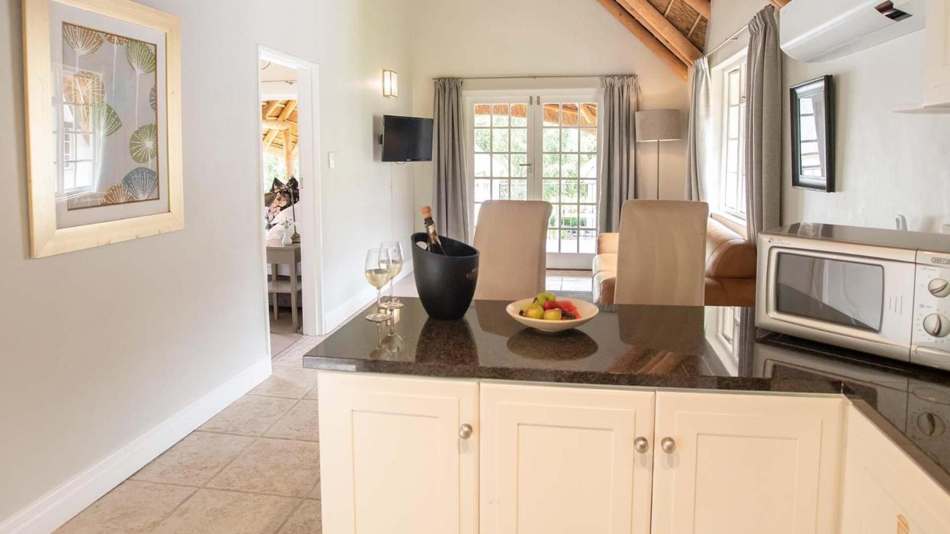 One-Bedroom Villa - Photo 3