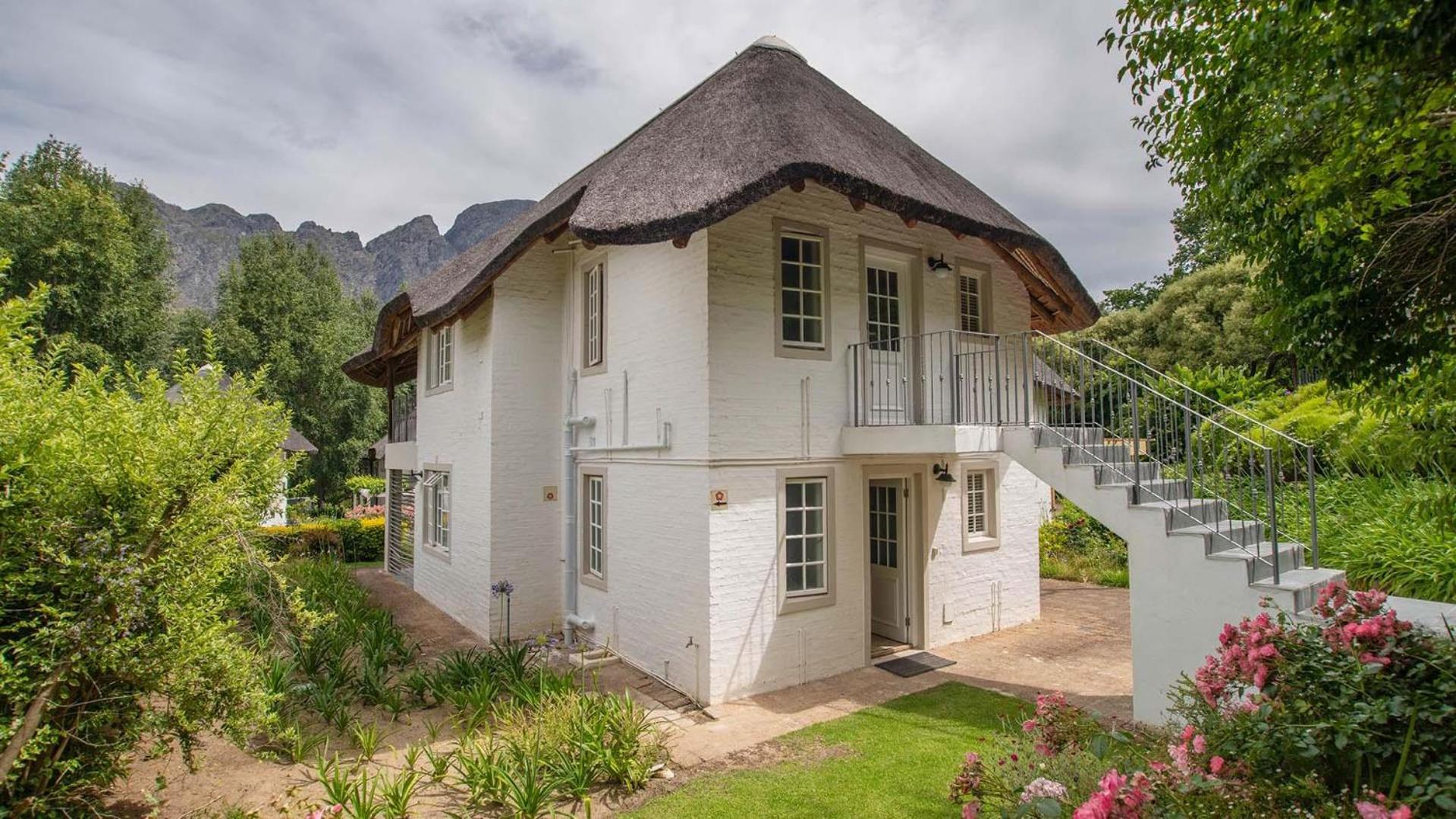 Two-Bedroom Villa - Photo 2
