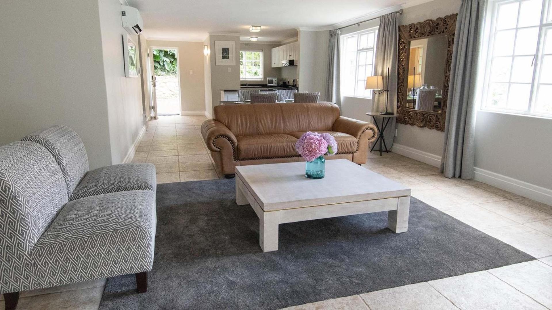Two-Bedroom Villa - Photo 11