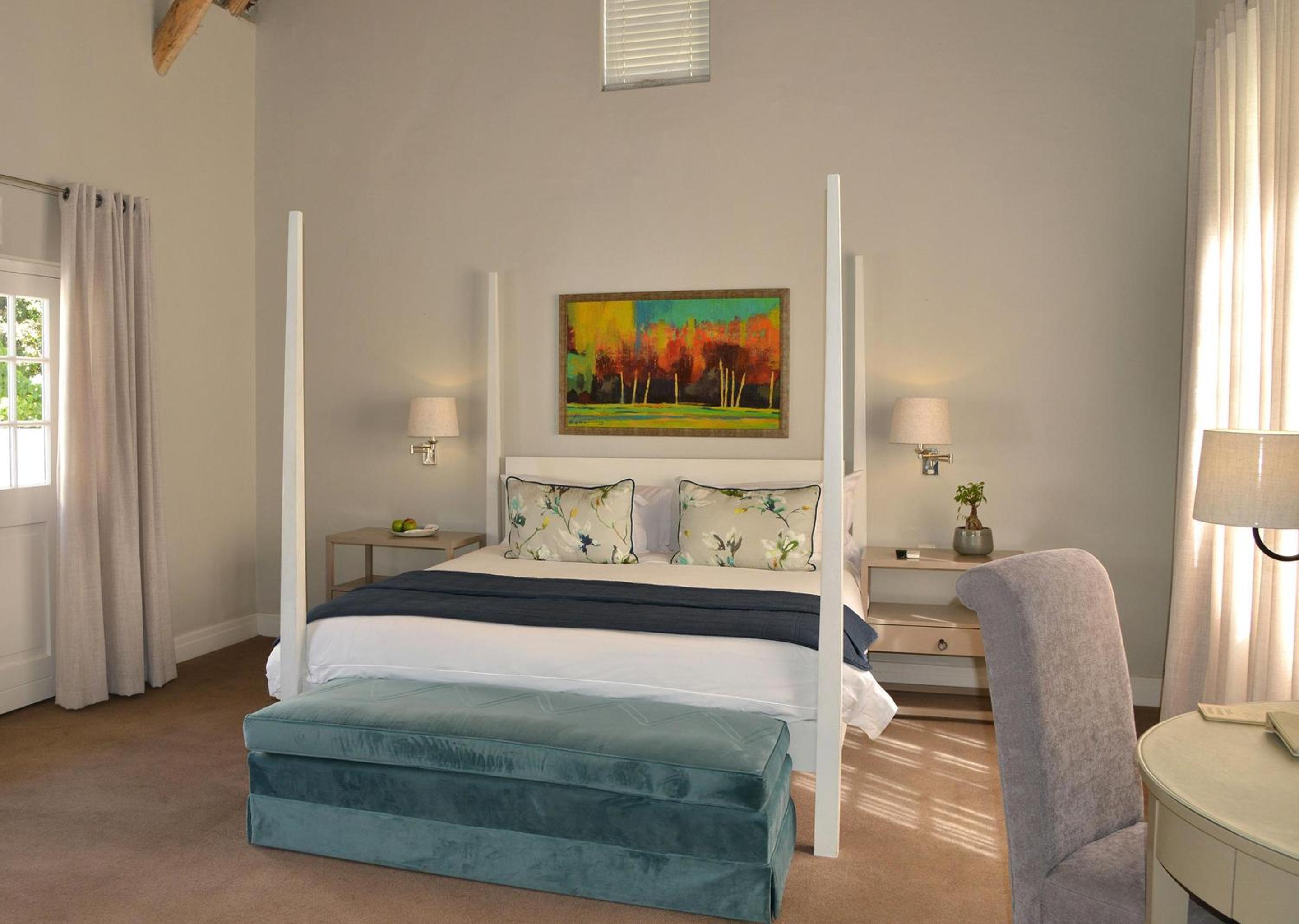 Classic Family Room - Photo 2