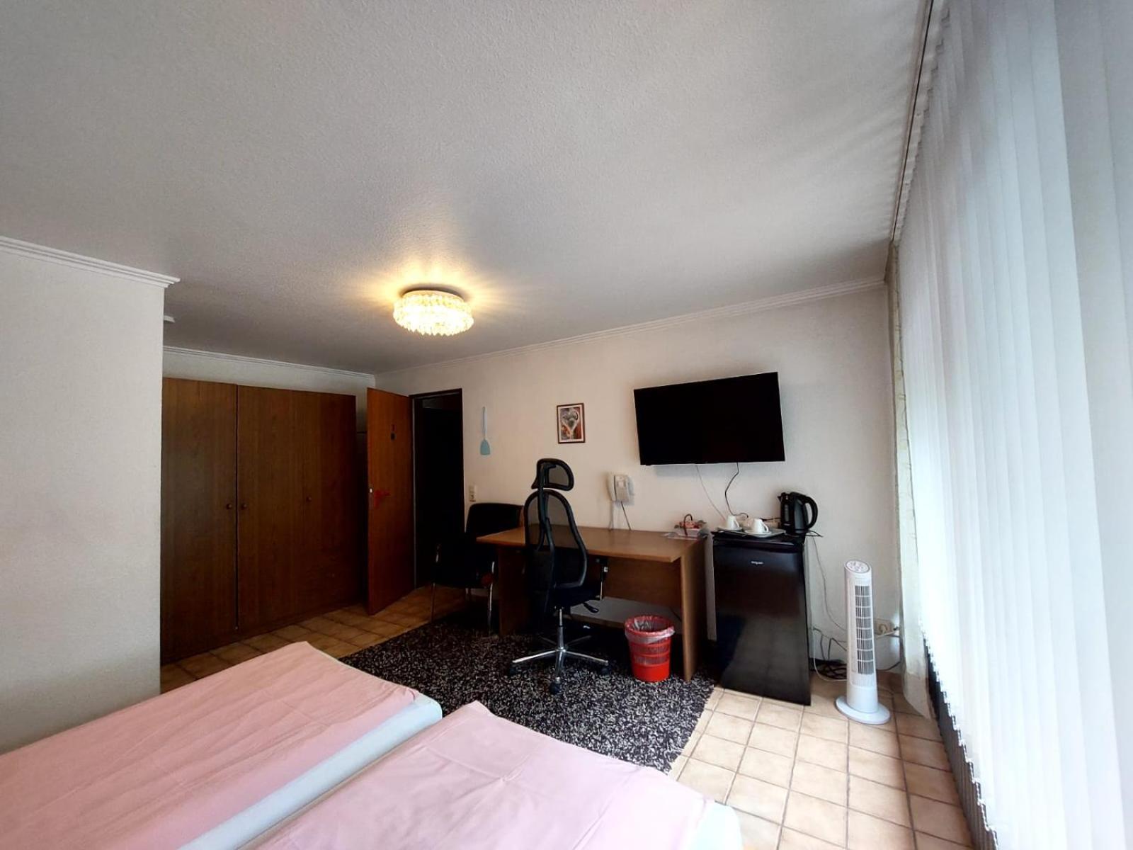 Double Room - Photo 12