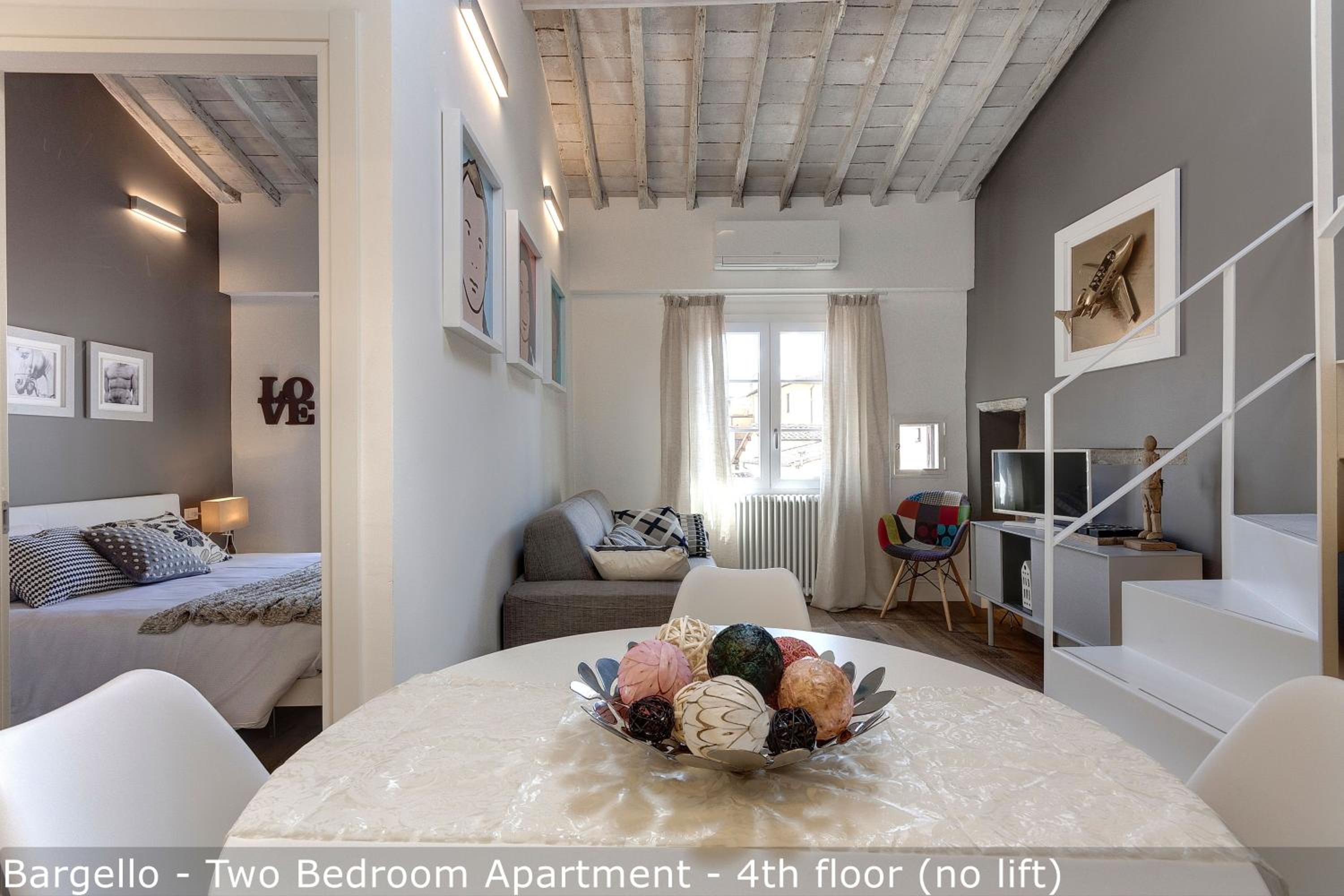 Apartment - Split Level - Fourth floor photo 2