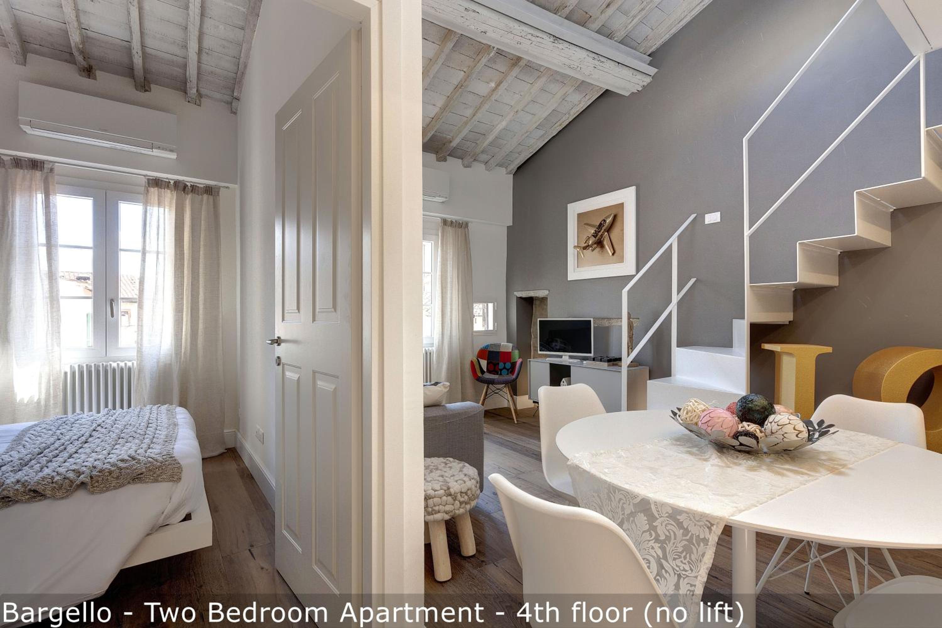 Apartment - Split Level - Fourth floor photo 3