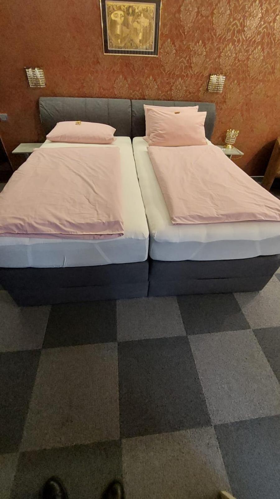 Double Room - Photo 5