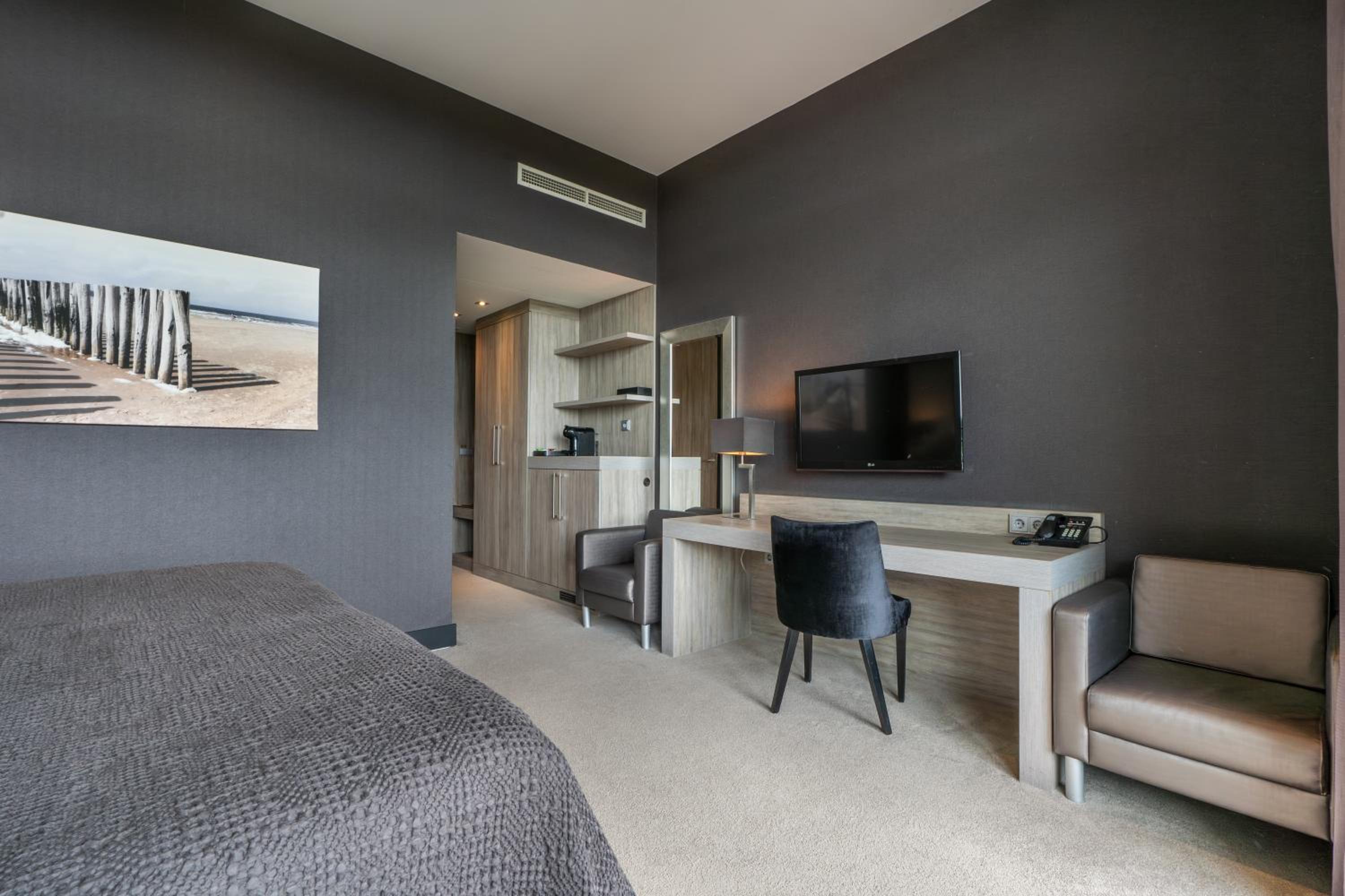 Standard Twin Room - Photo 2