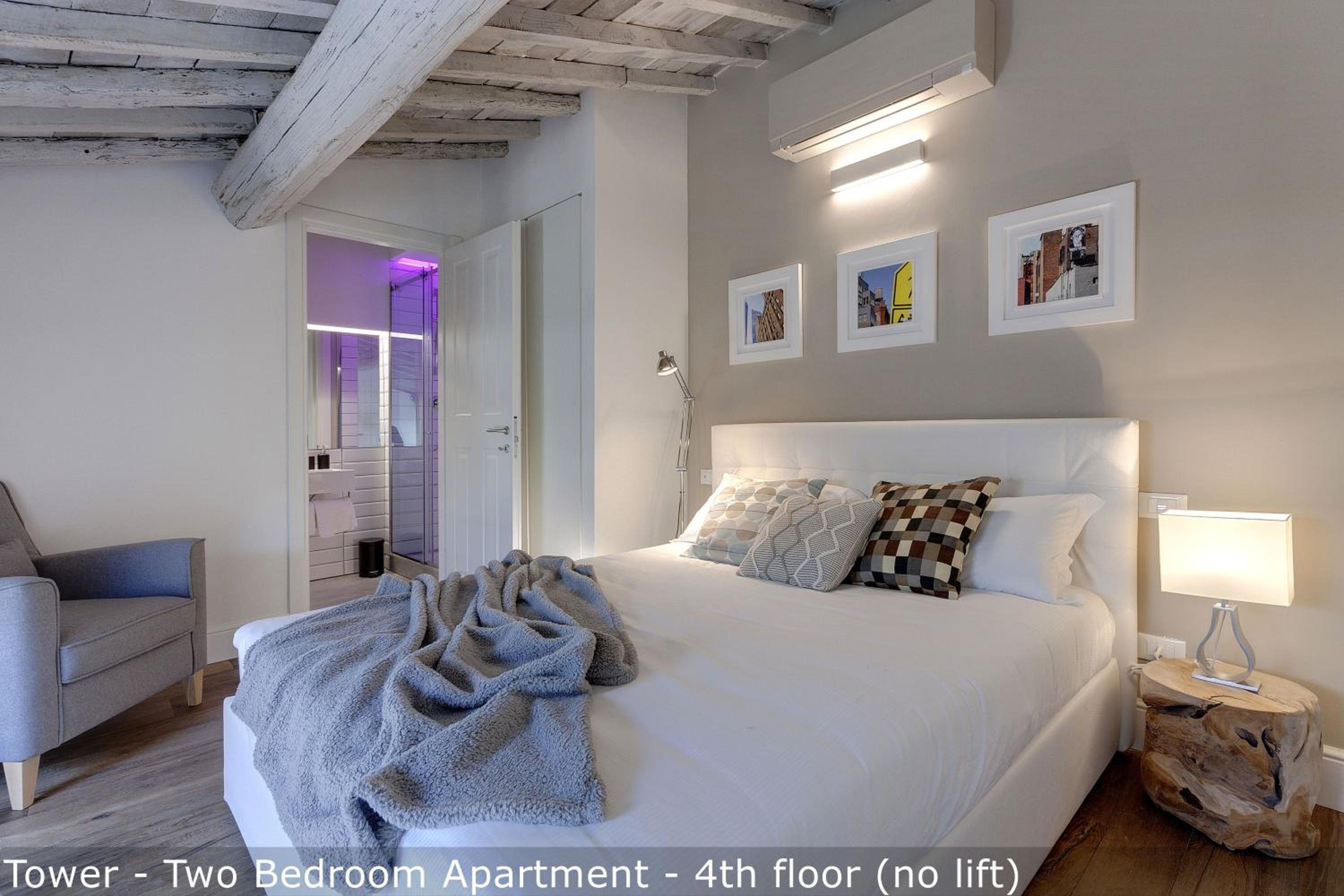 Apartment - Split Level - Fourth floor photo 1