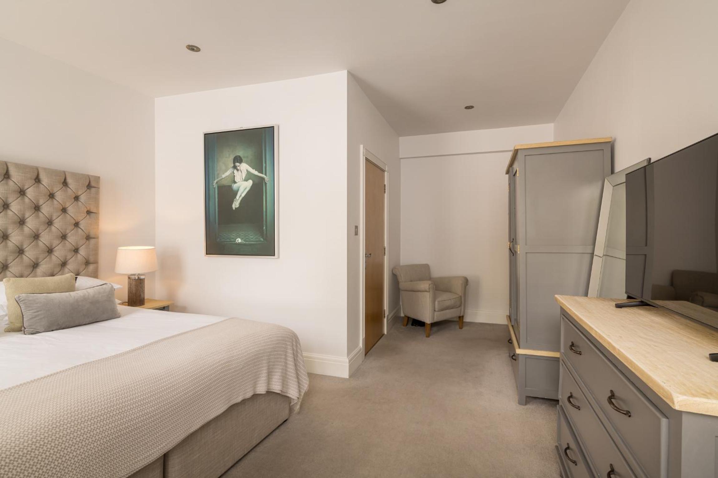 Luxury Classic Room - Street Facing View