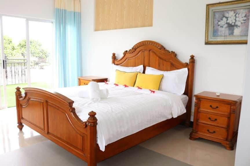 King Room with Pool View