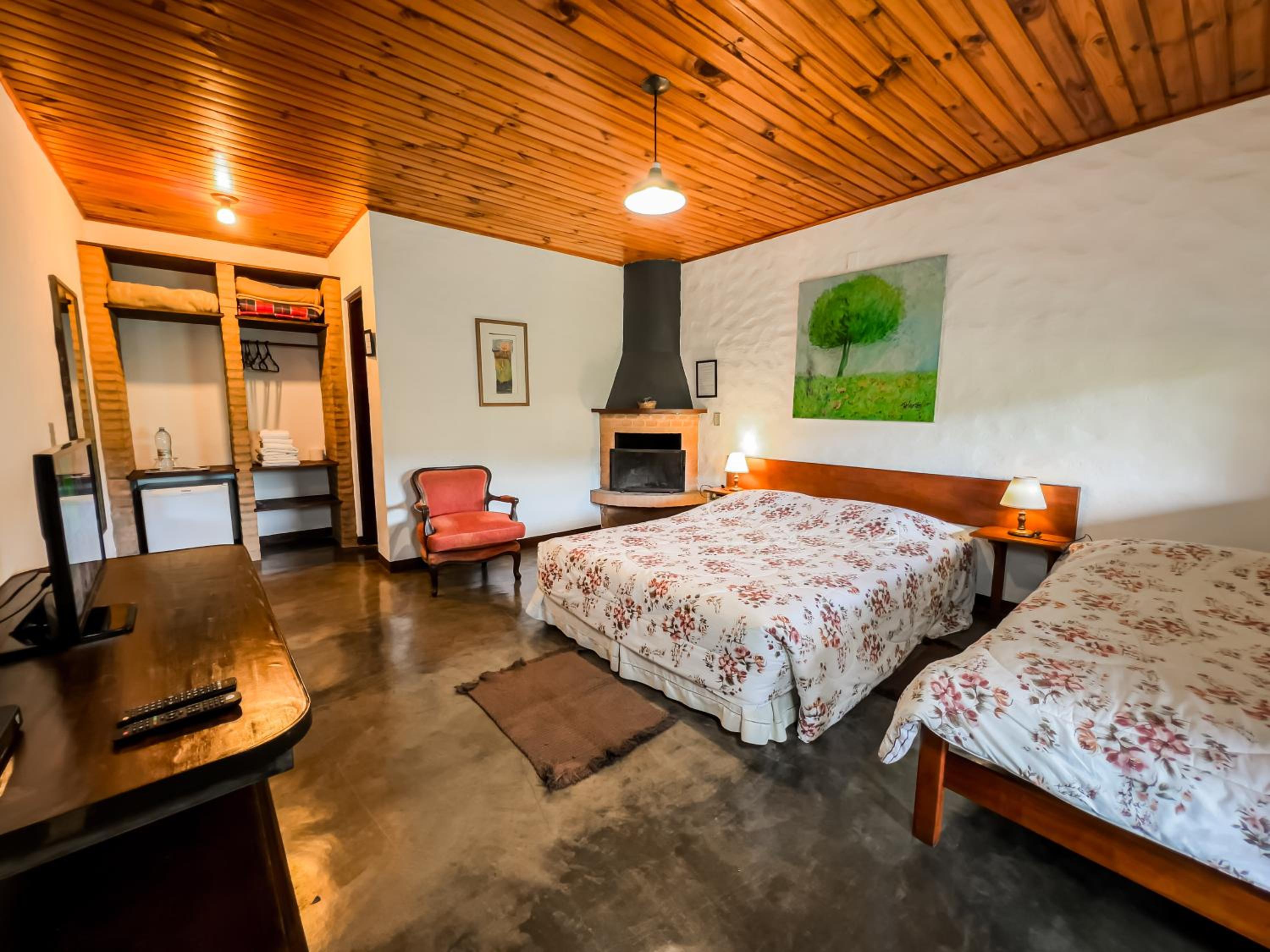 Deluxe Triple Room photo 2