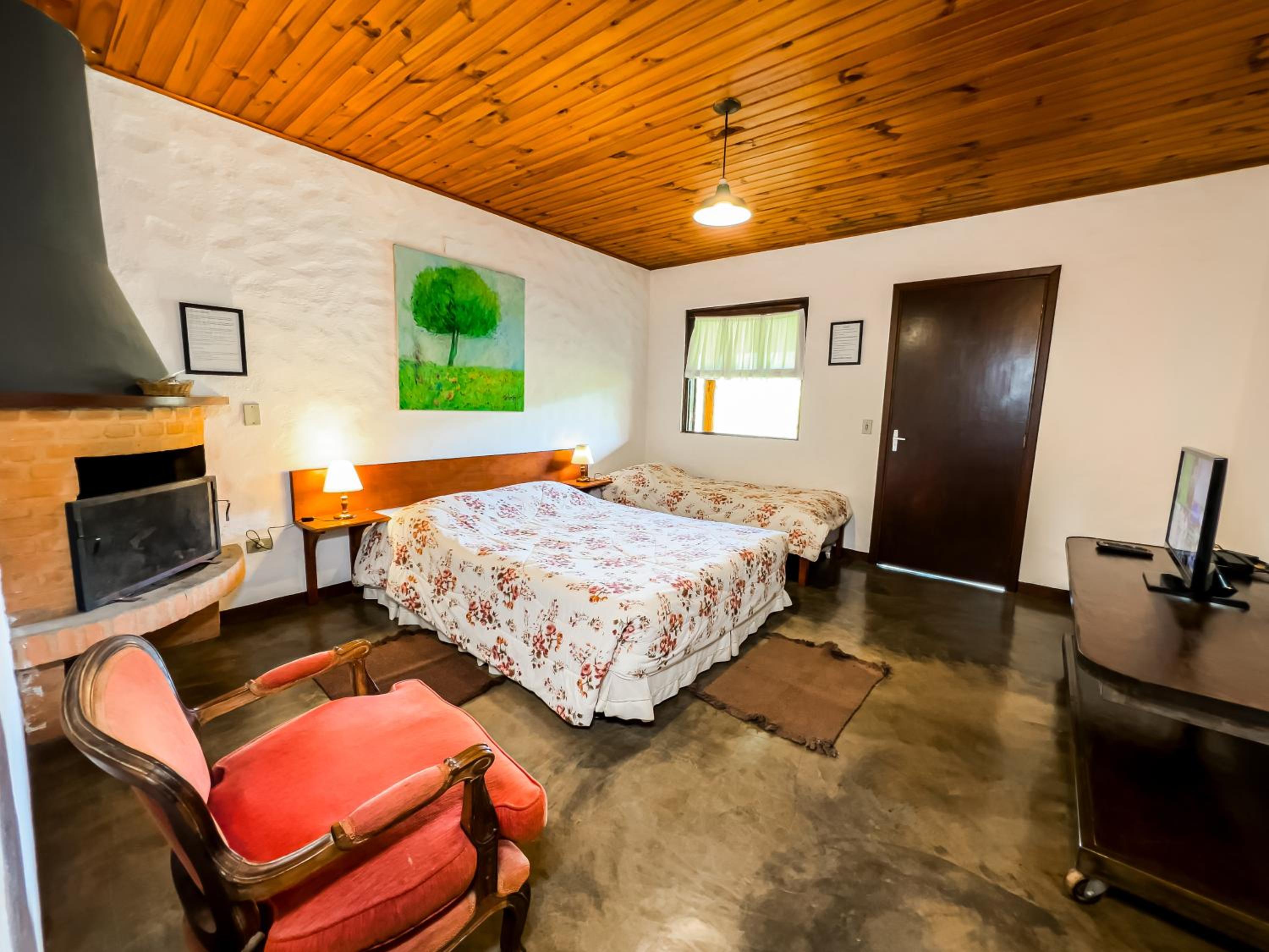 Deluxe Triple Room photo 3