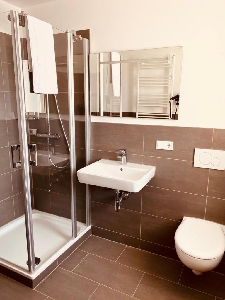 Deluxe Double Room - Photo 16