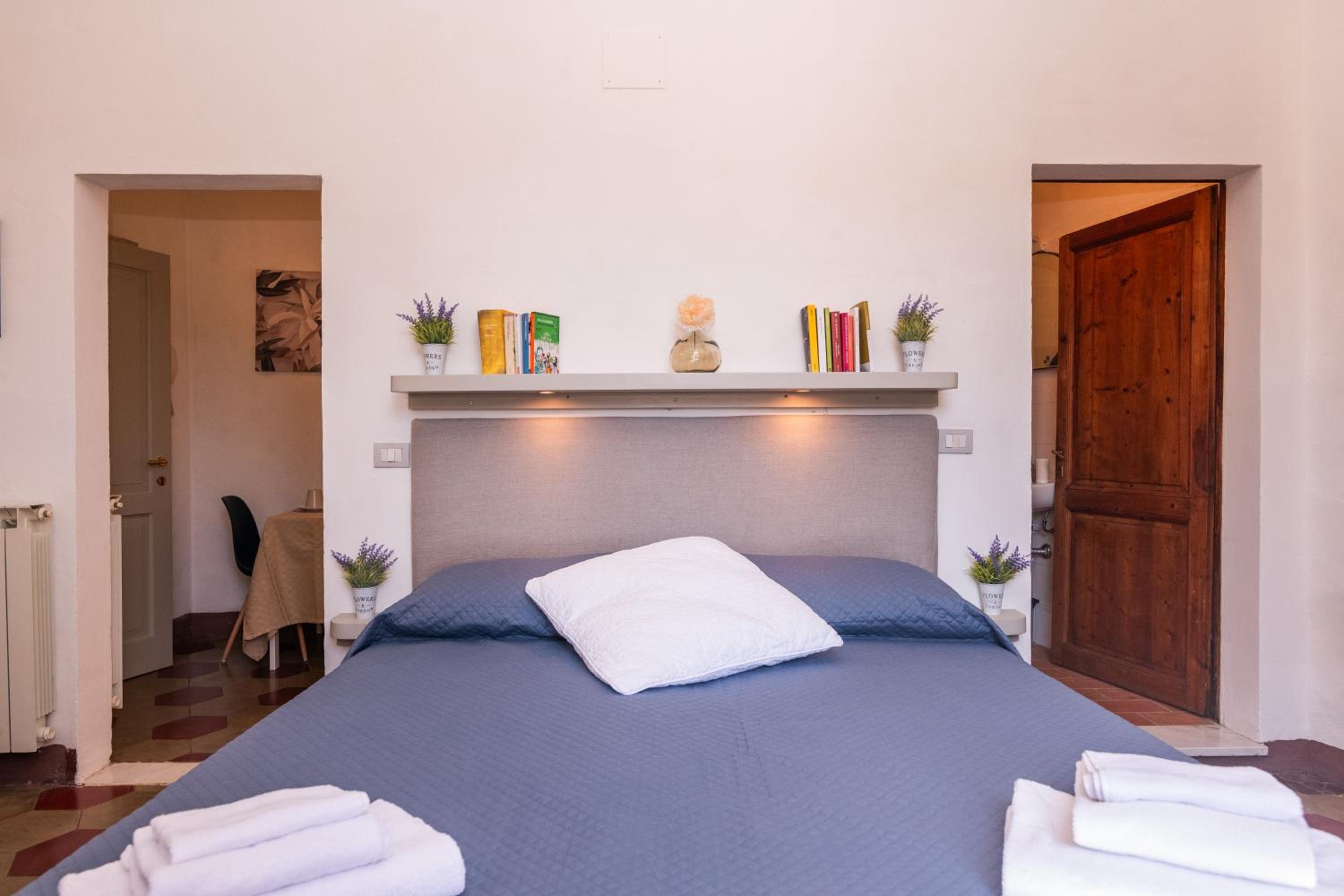 One-Bedroom Apartment With City View photo 1