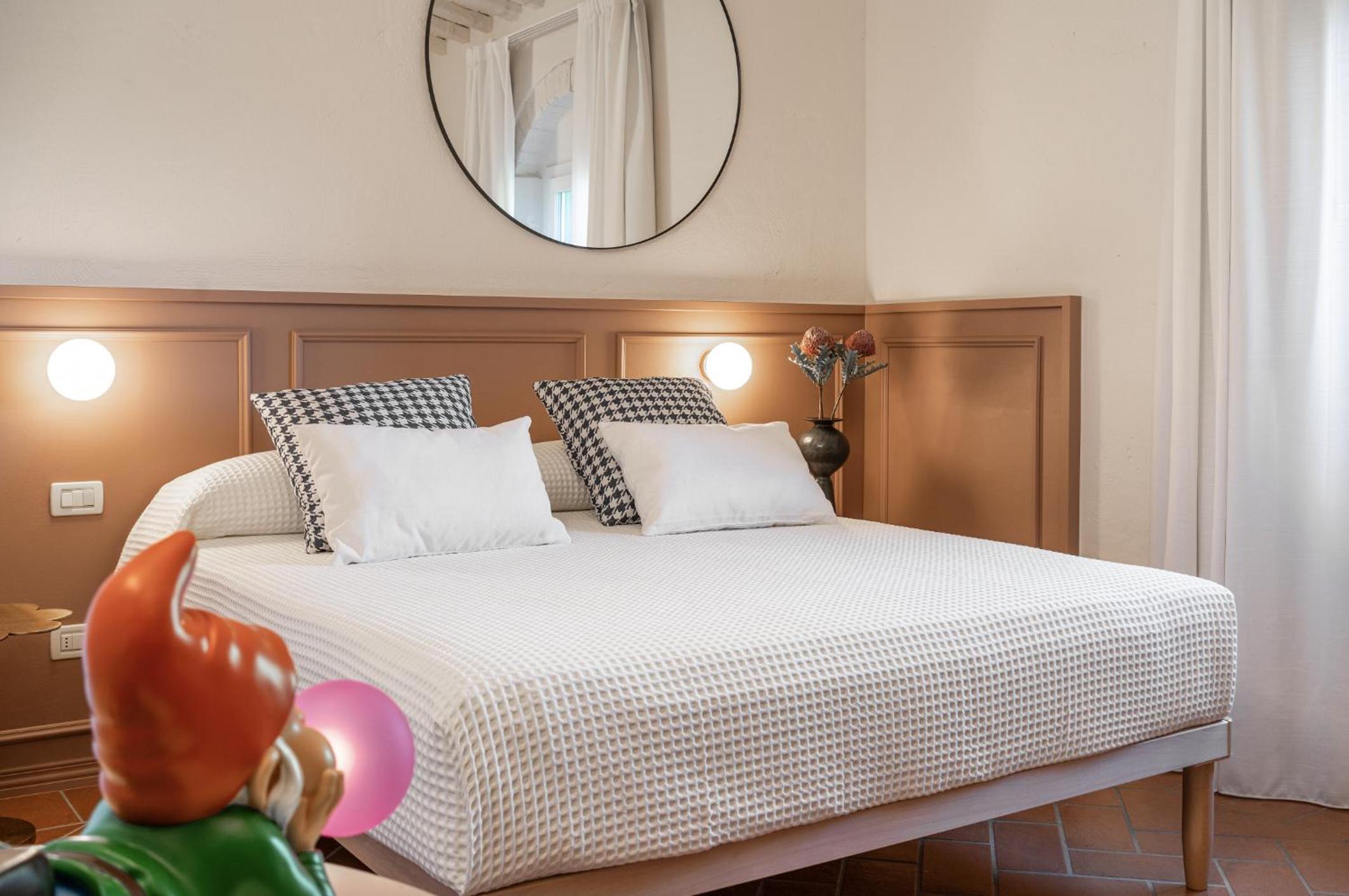 Queen Room with Garden View