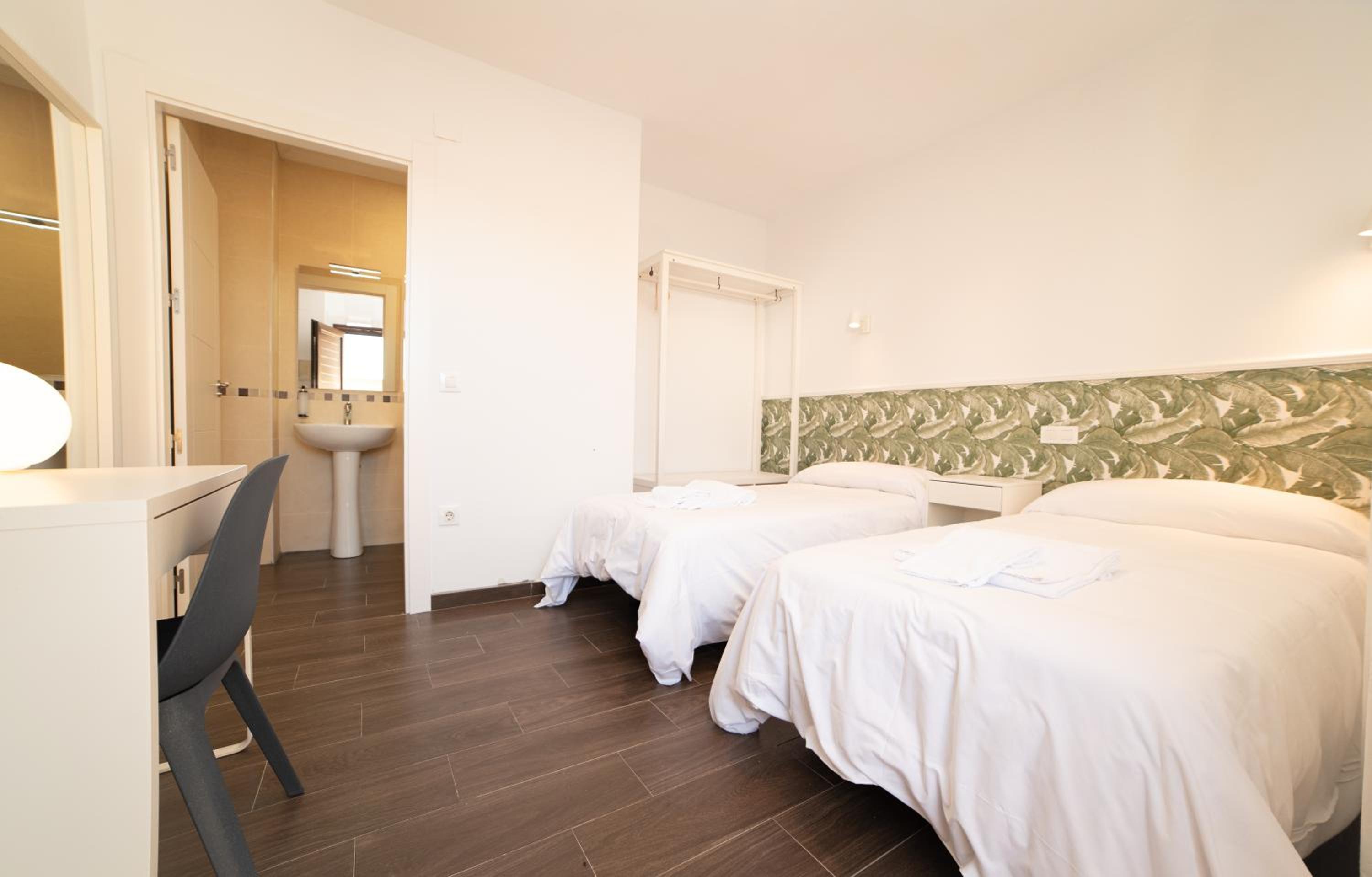Habitación Doble con Baño Privado