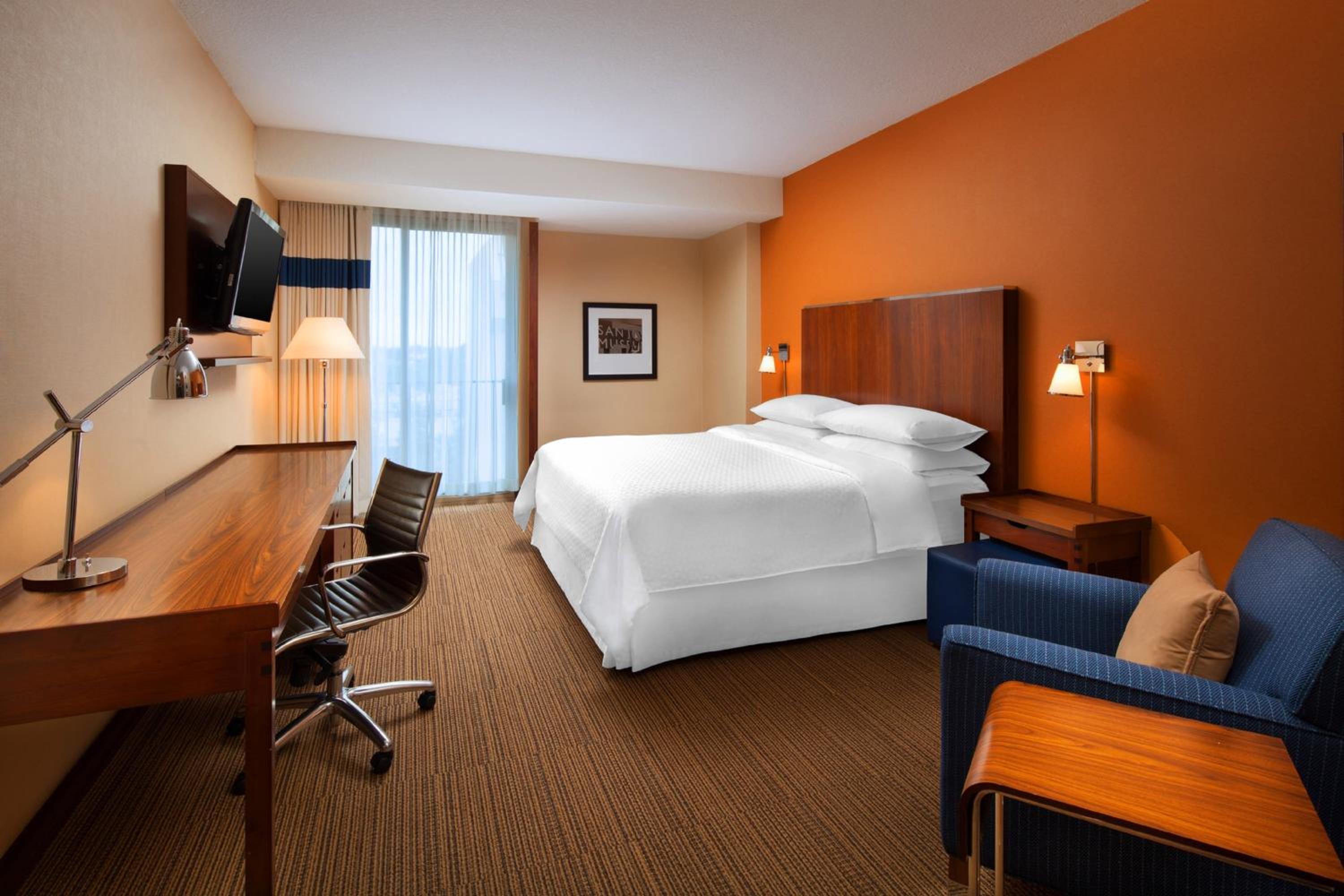 Guest Room, 1 King