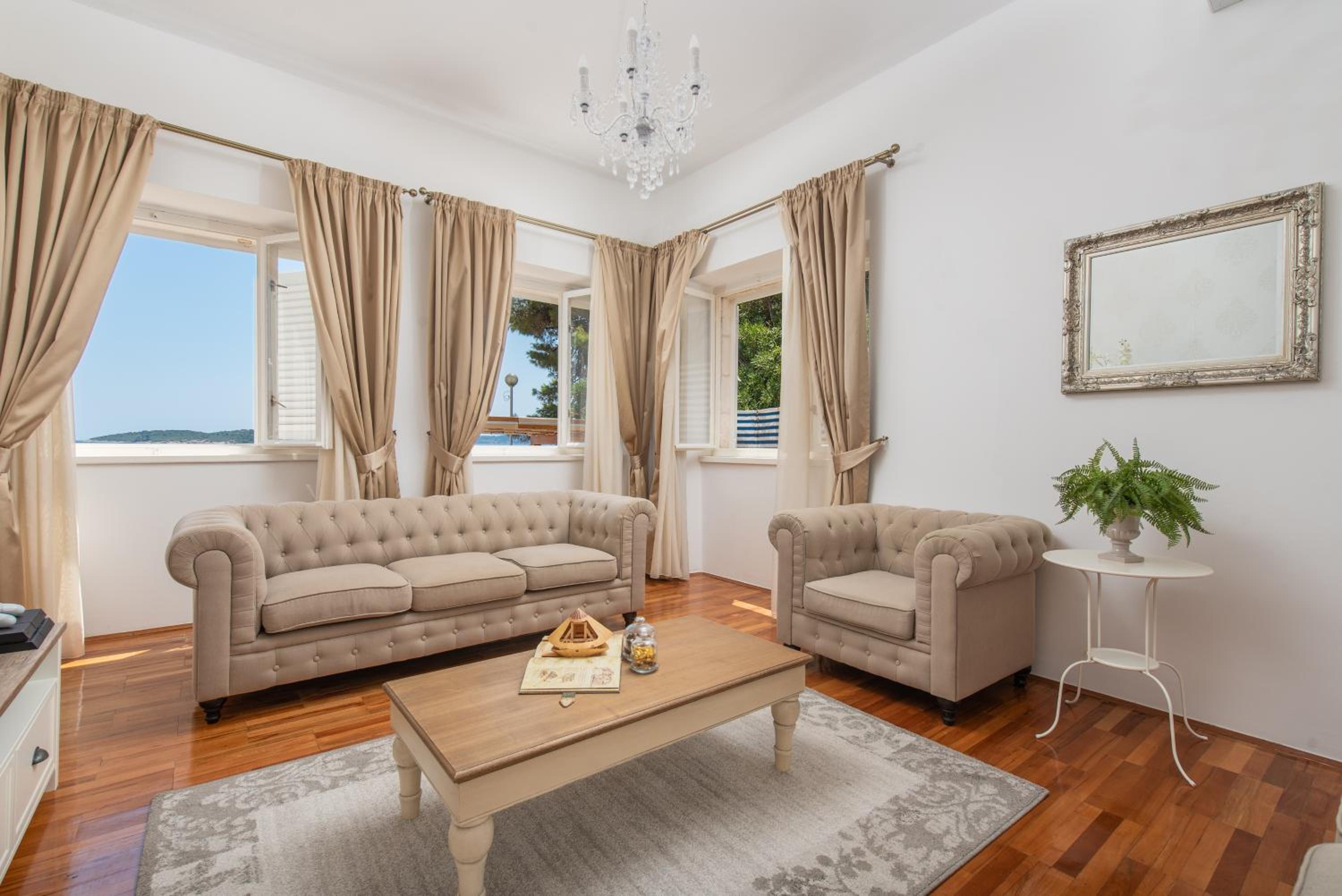 Villa photo 1