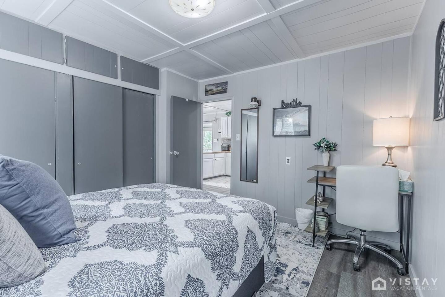 Two-Bedroom House photo 3