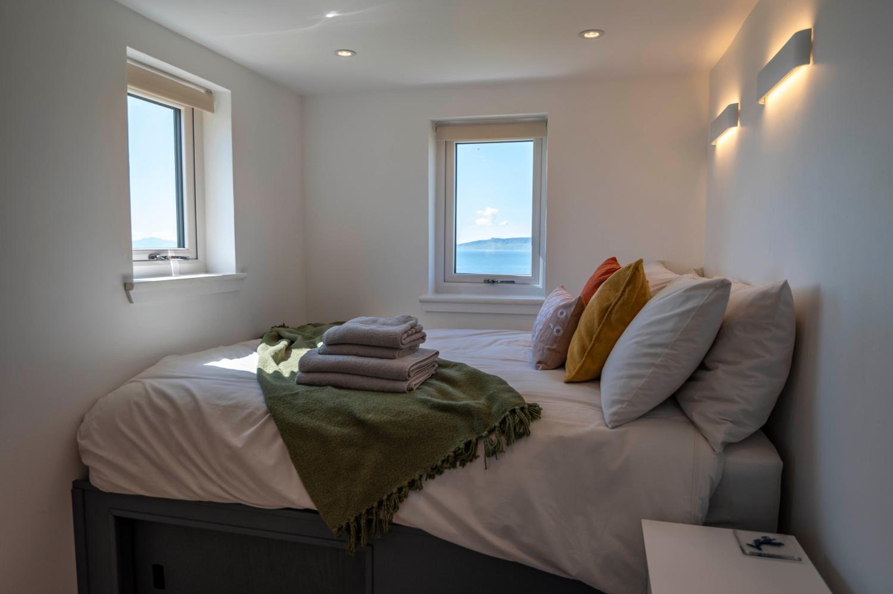 One-Bedroom House photo 1