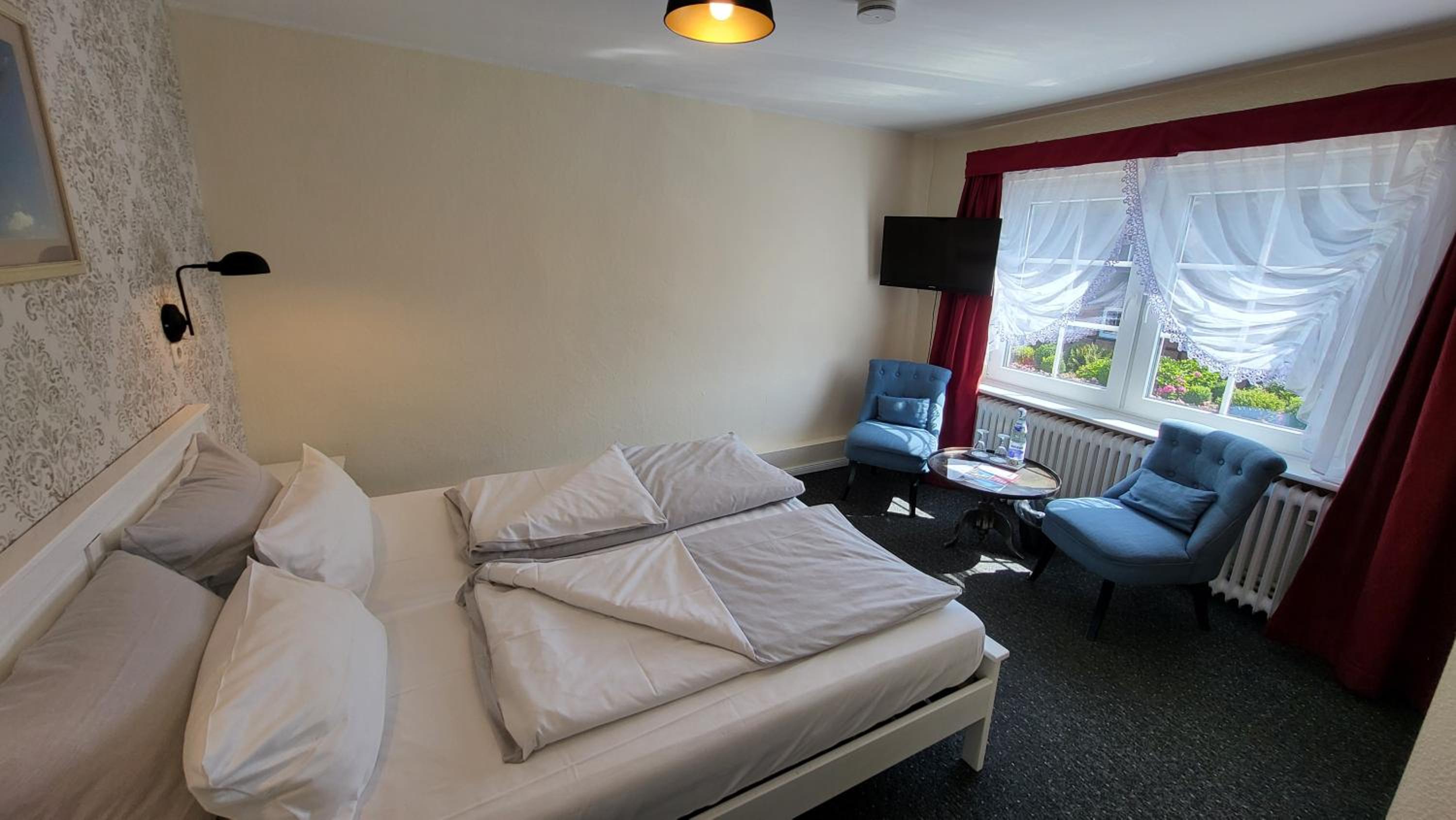 Doppelzimmer Standard photo 2