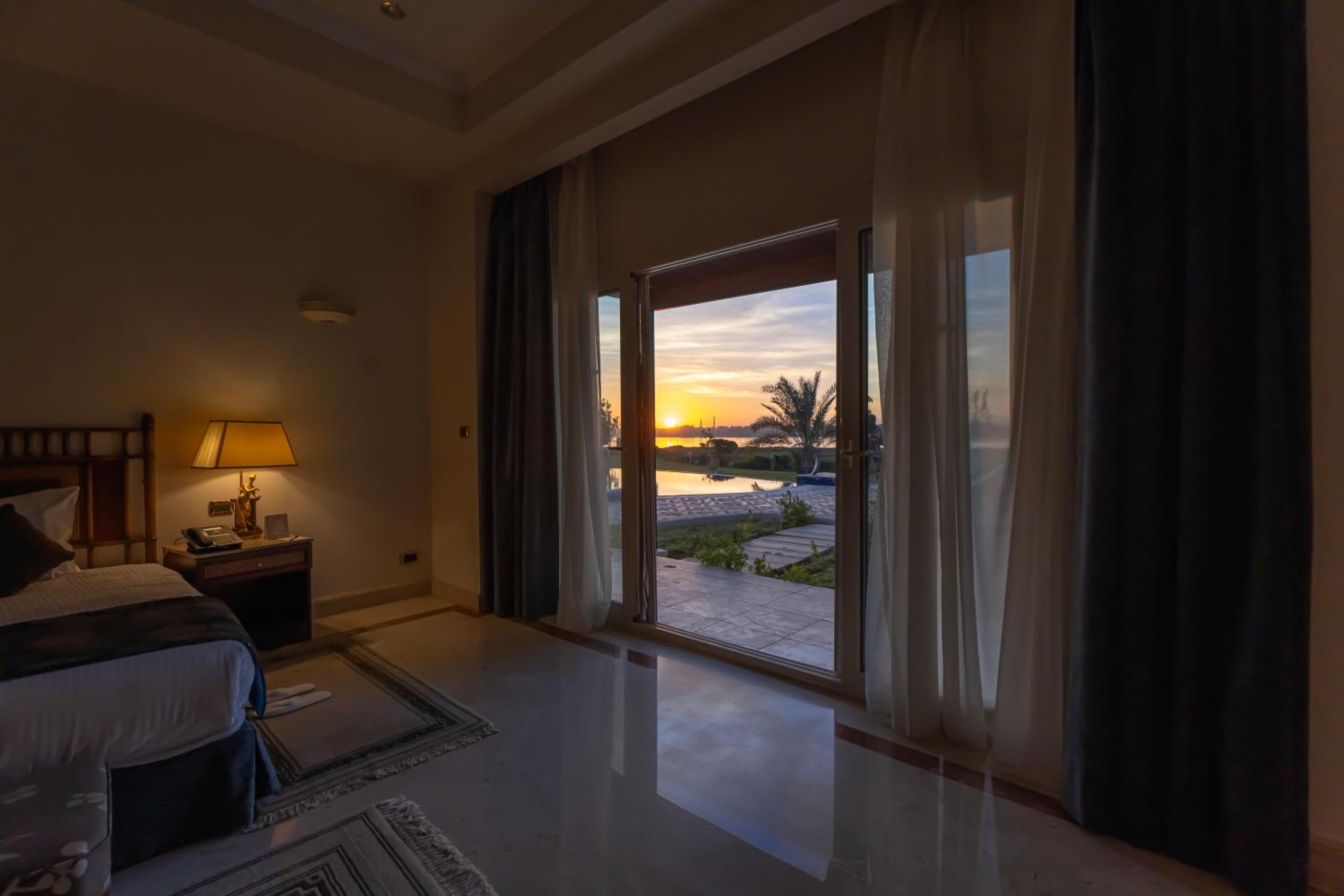Royal Villa - Photo 17