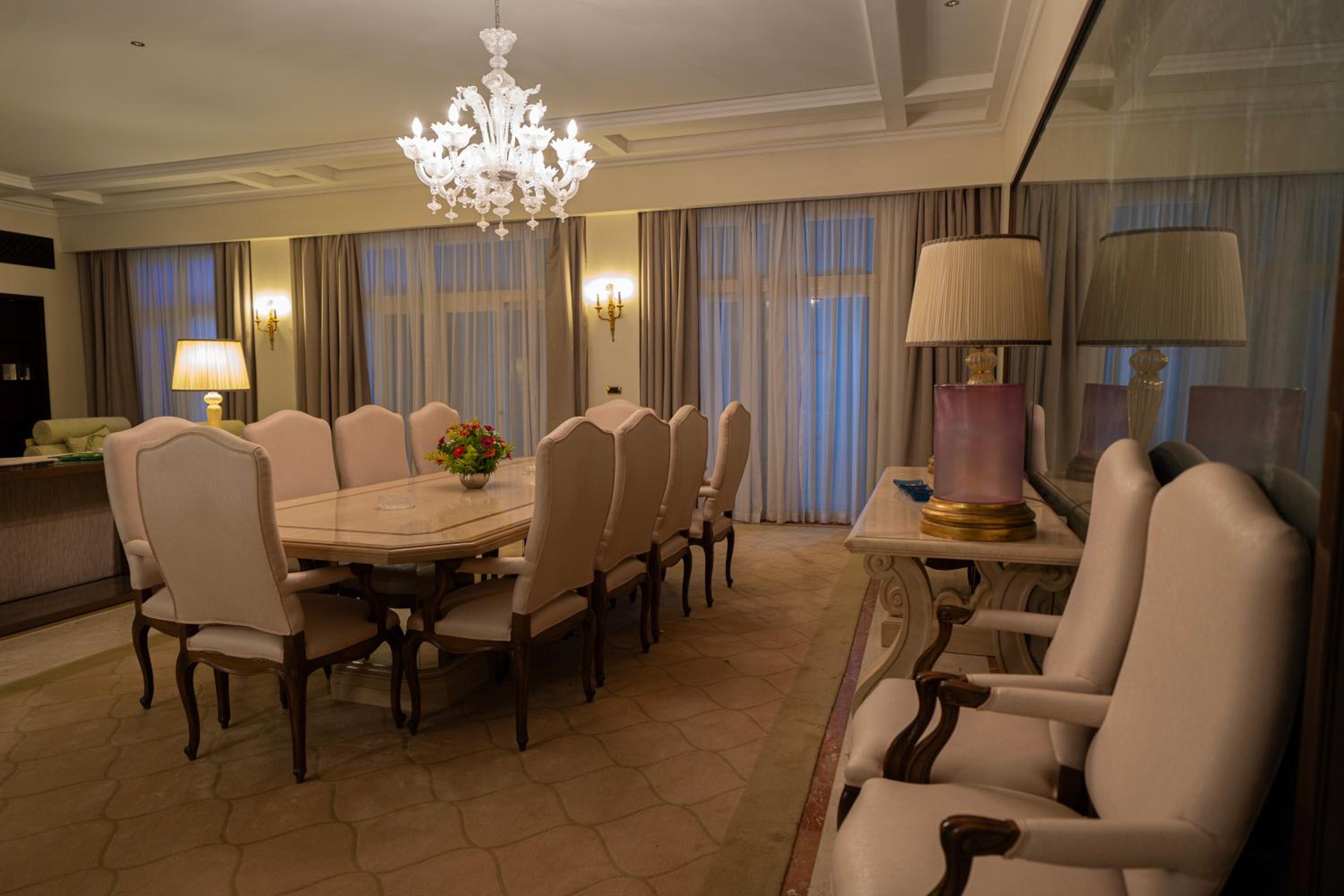 Royal Villa - Photo 10