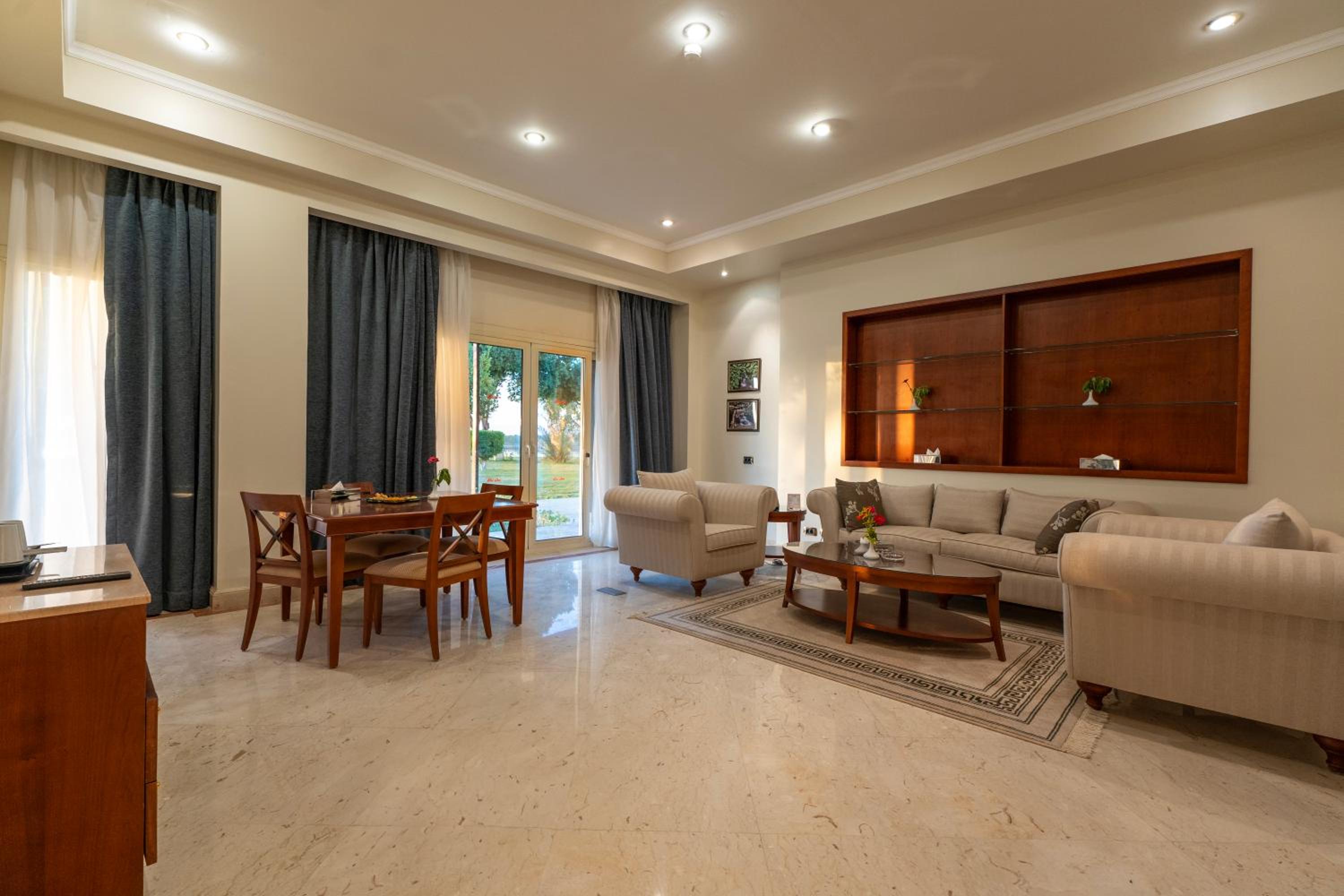 Royal Villa - Photo 13