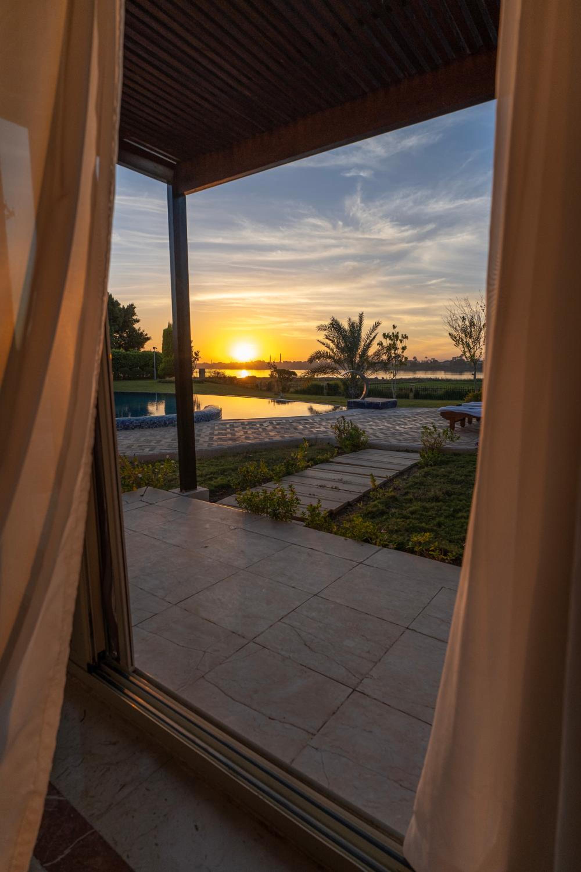 Royal Villa - Photo 9