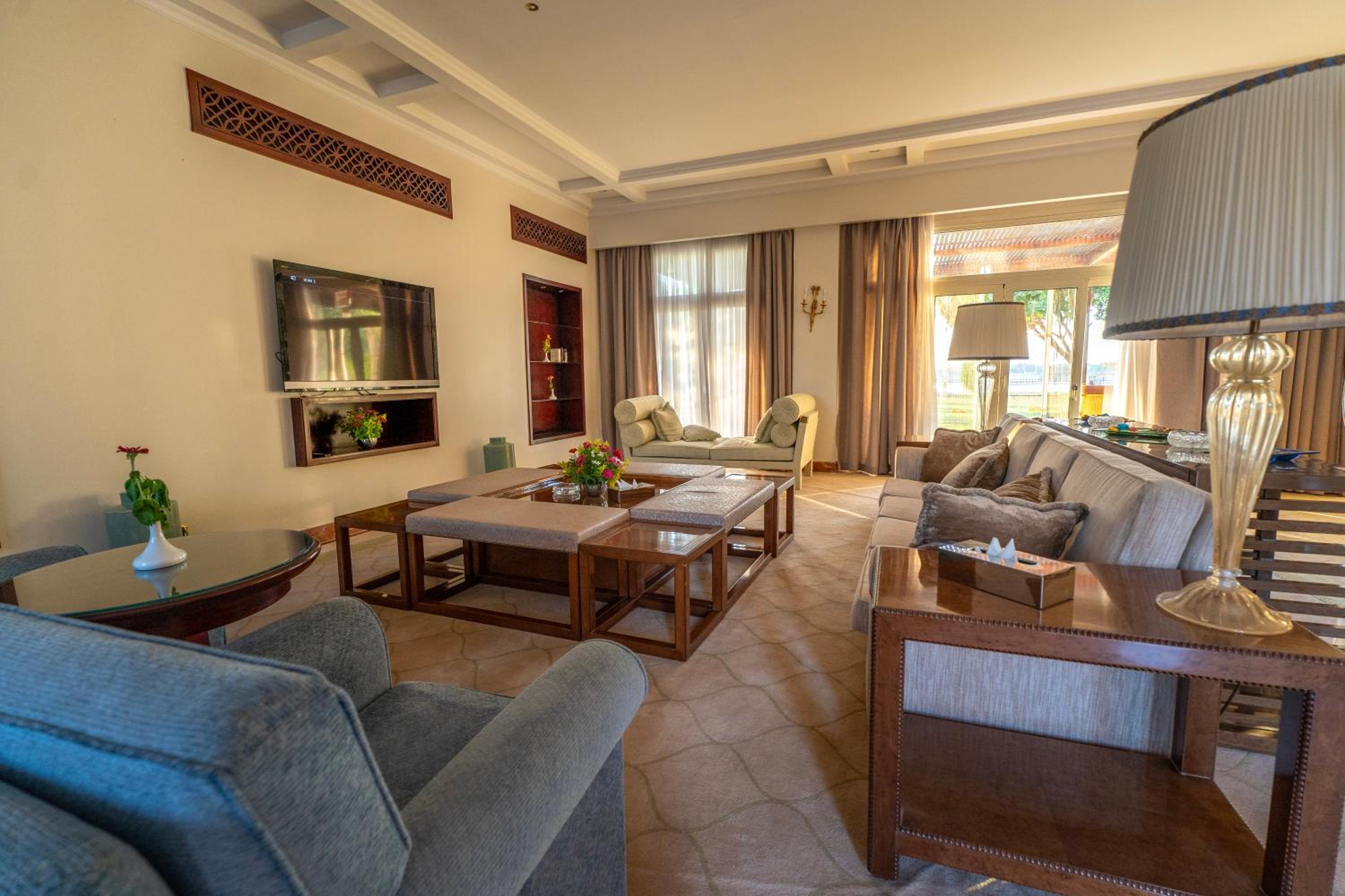 Royal Villa - Photo 8