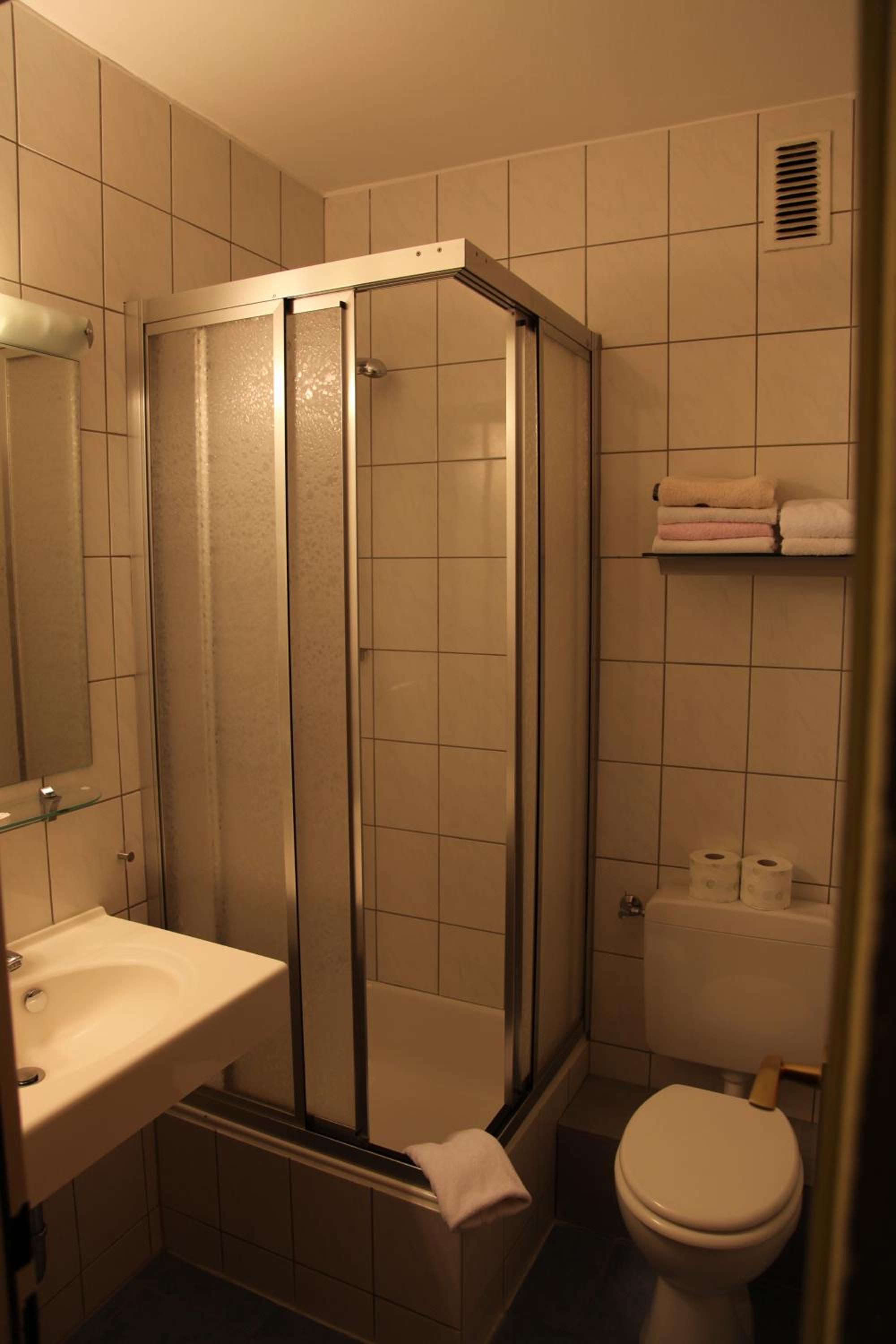 Classic Triple Room - Photo 3