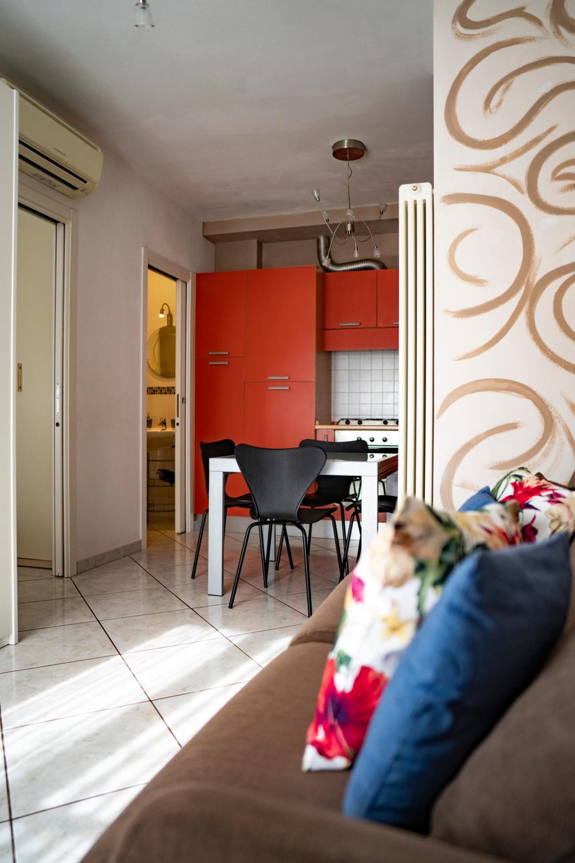 One-Bedroom Apartment photo 2