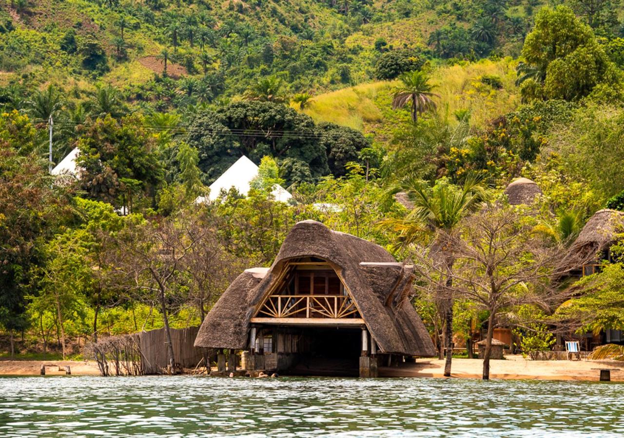 Bungalow - Water Front