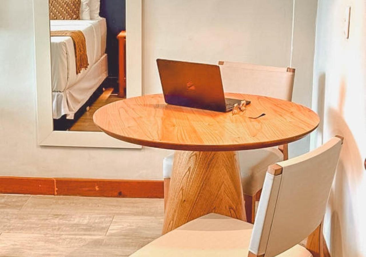 Deluxe Suite with Sea View photo 3