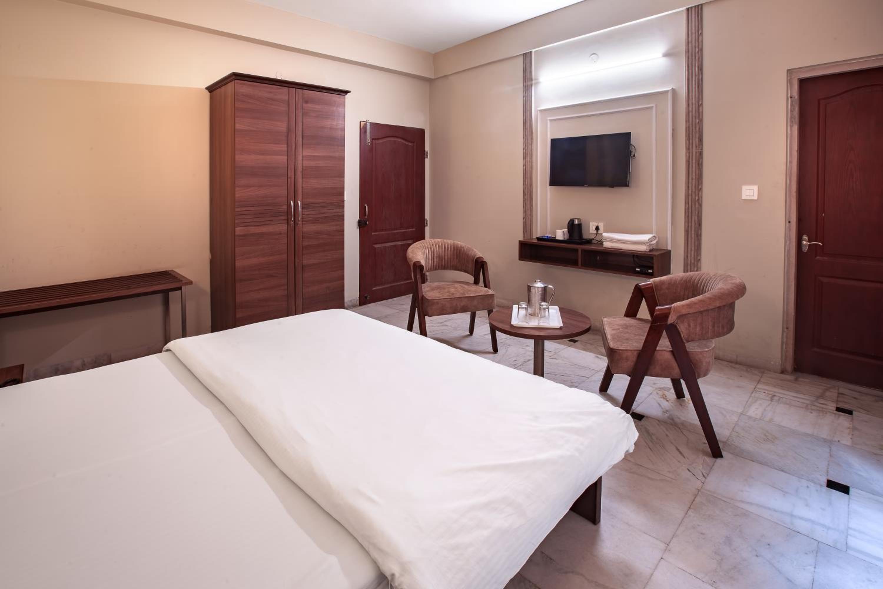 Double Room - Photo 9