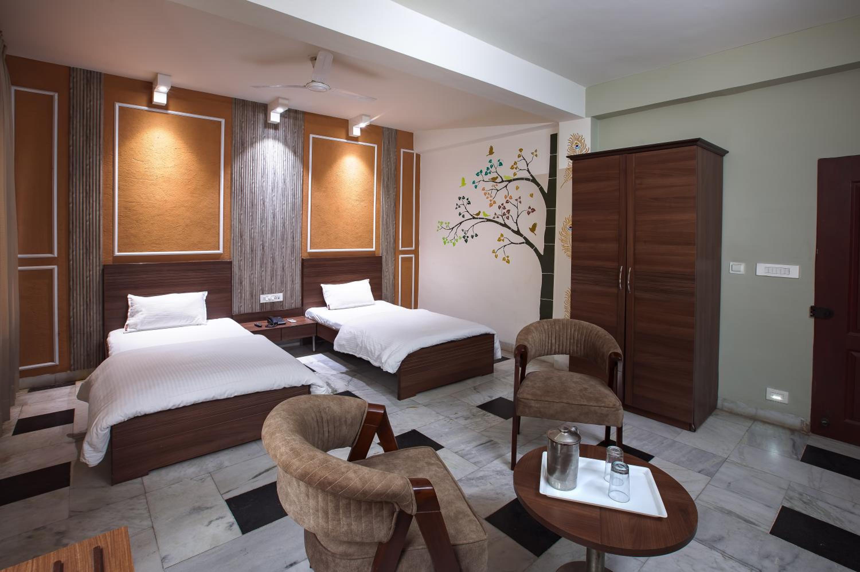 Twin Room - Photo 3