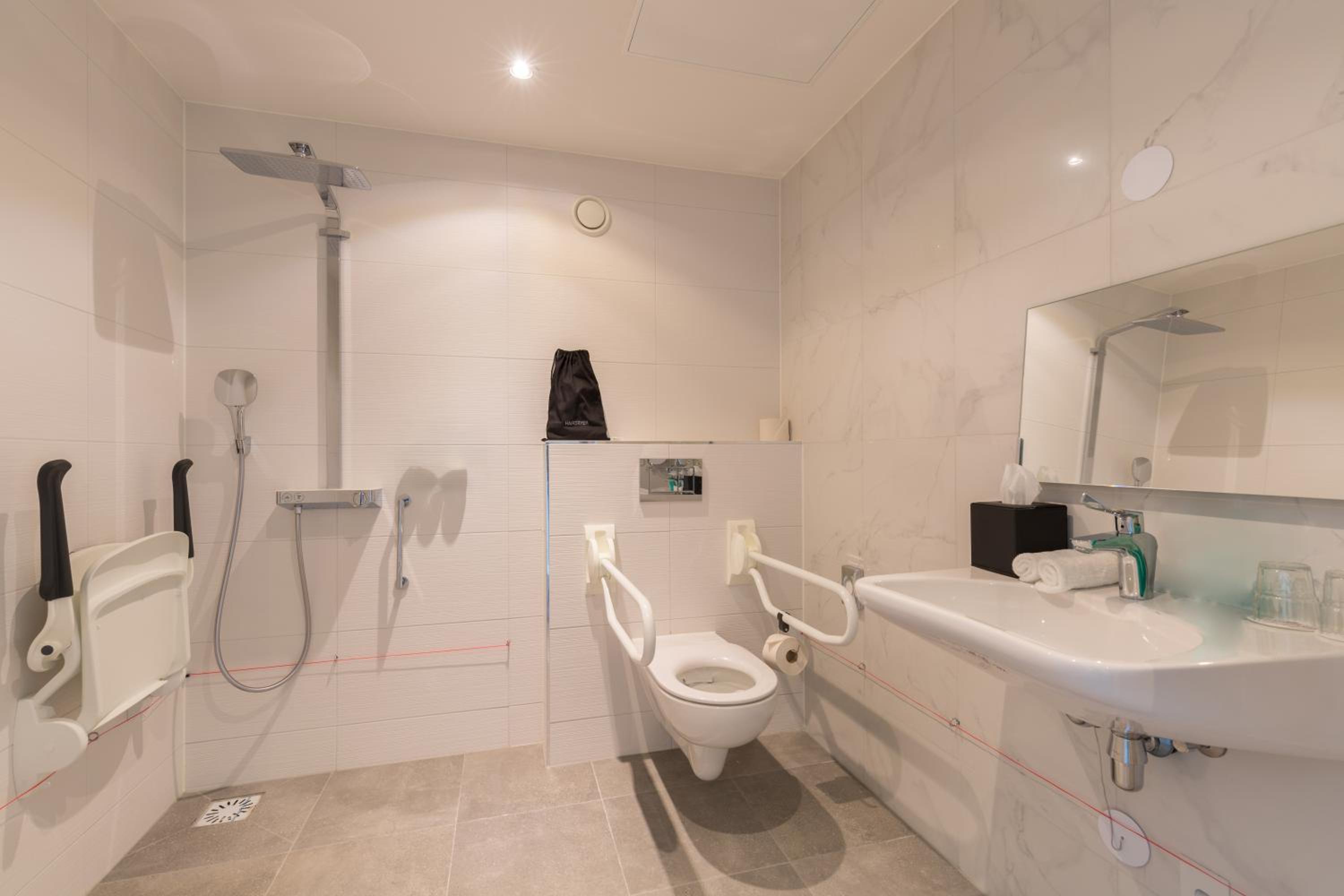 Standard Queen Room - Accessible - Photo 2