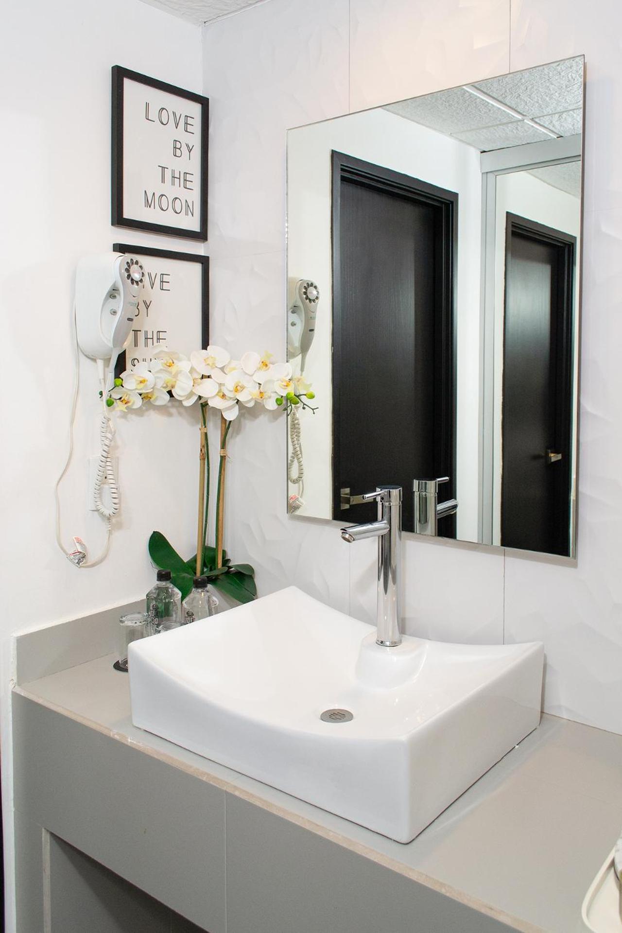 Deluxe Junior Suite photo 2