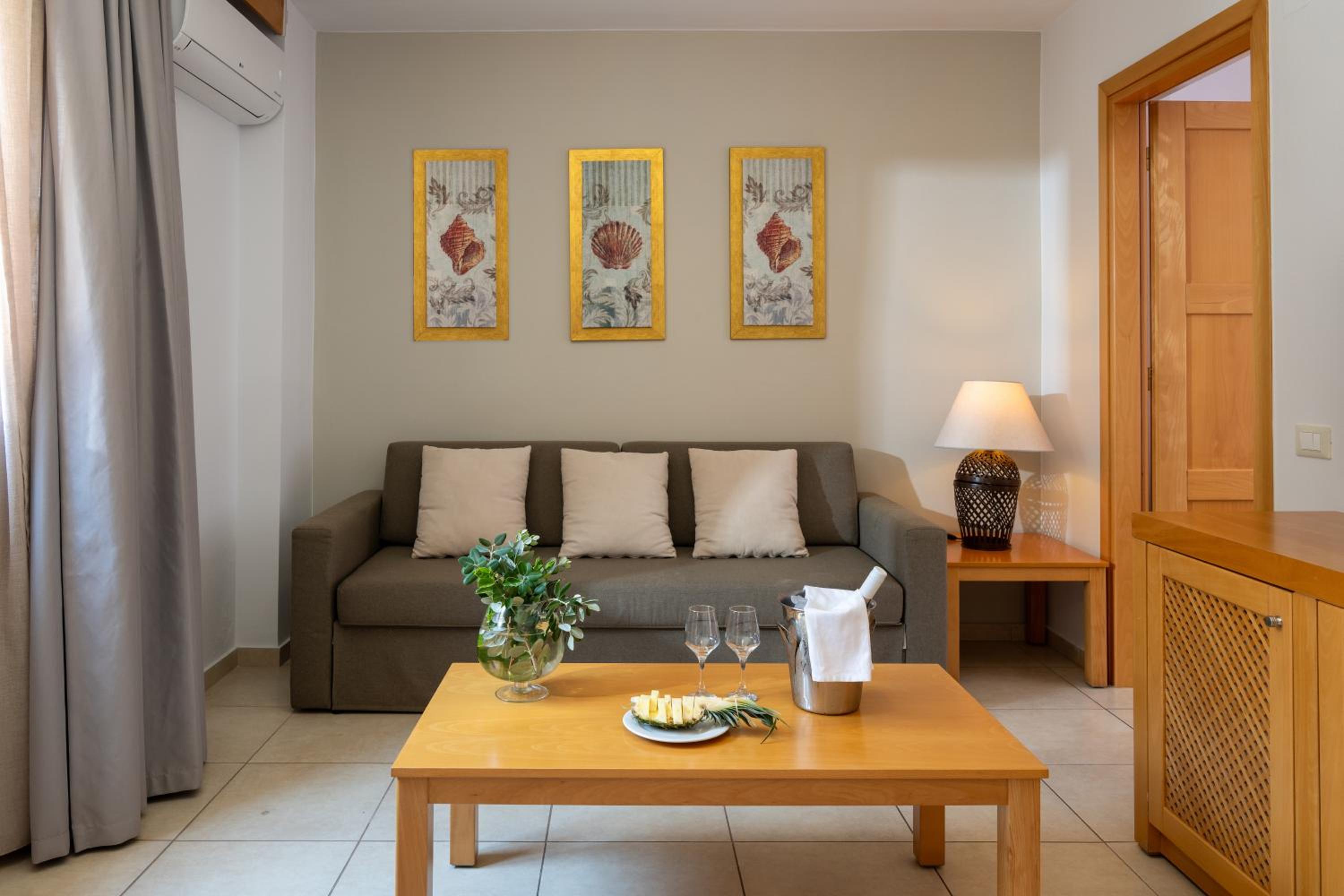 Suite Two Bedroom with Sea View & Private Pool