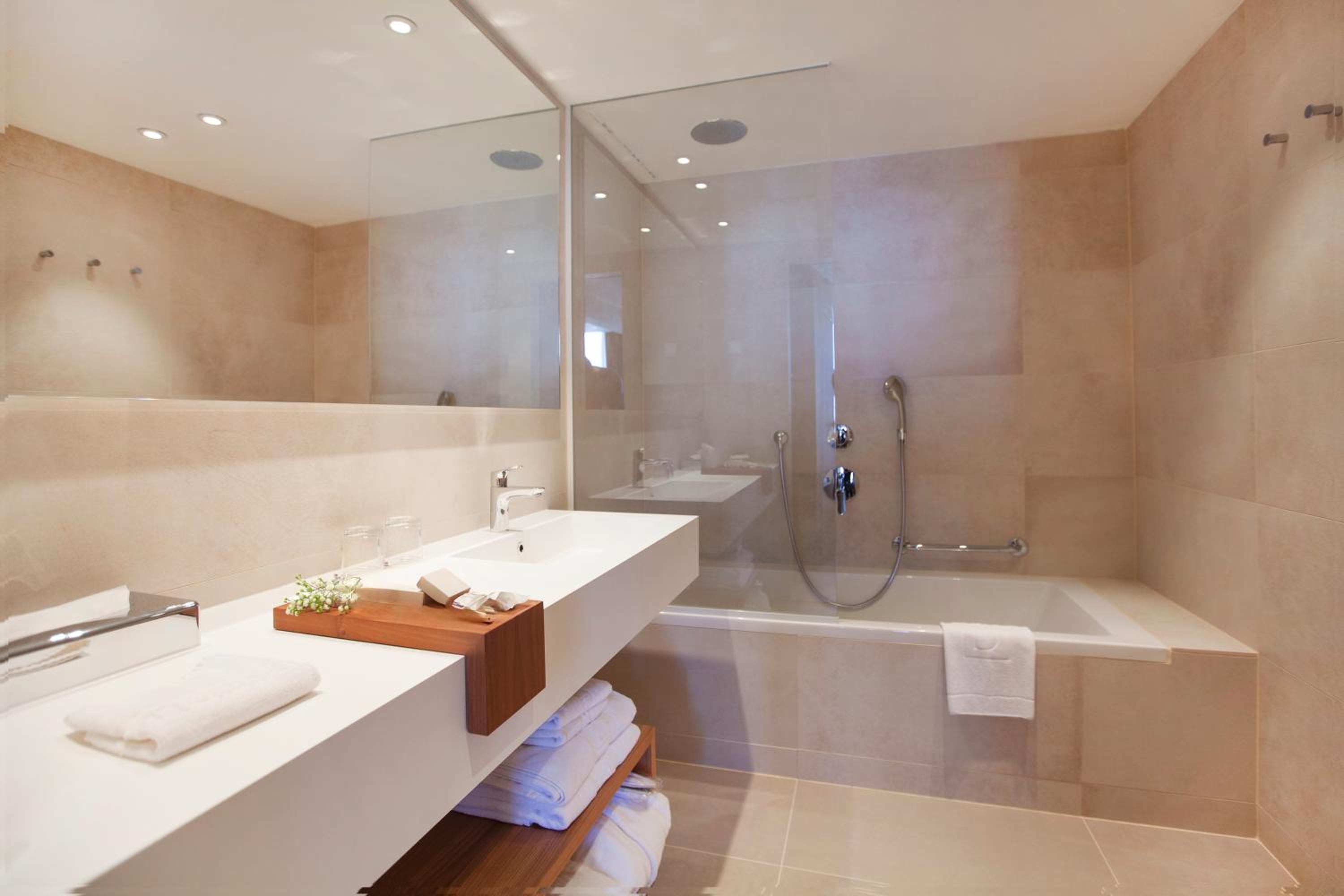 Executive Suite with Sea View and Balcony