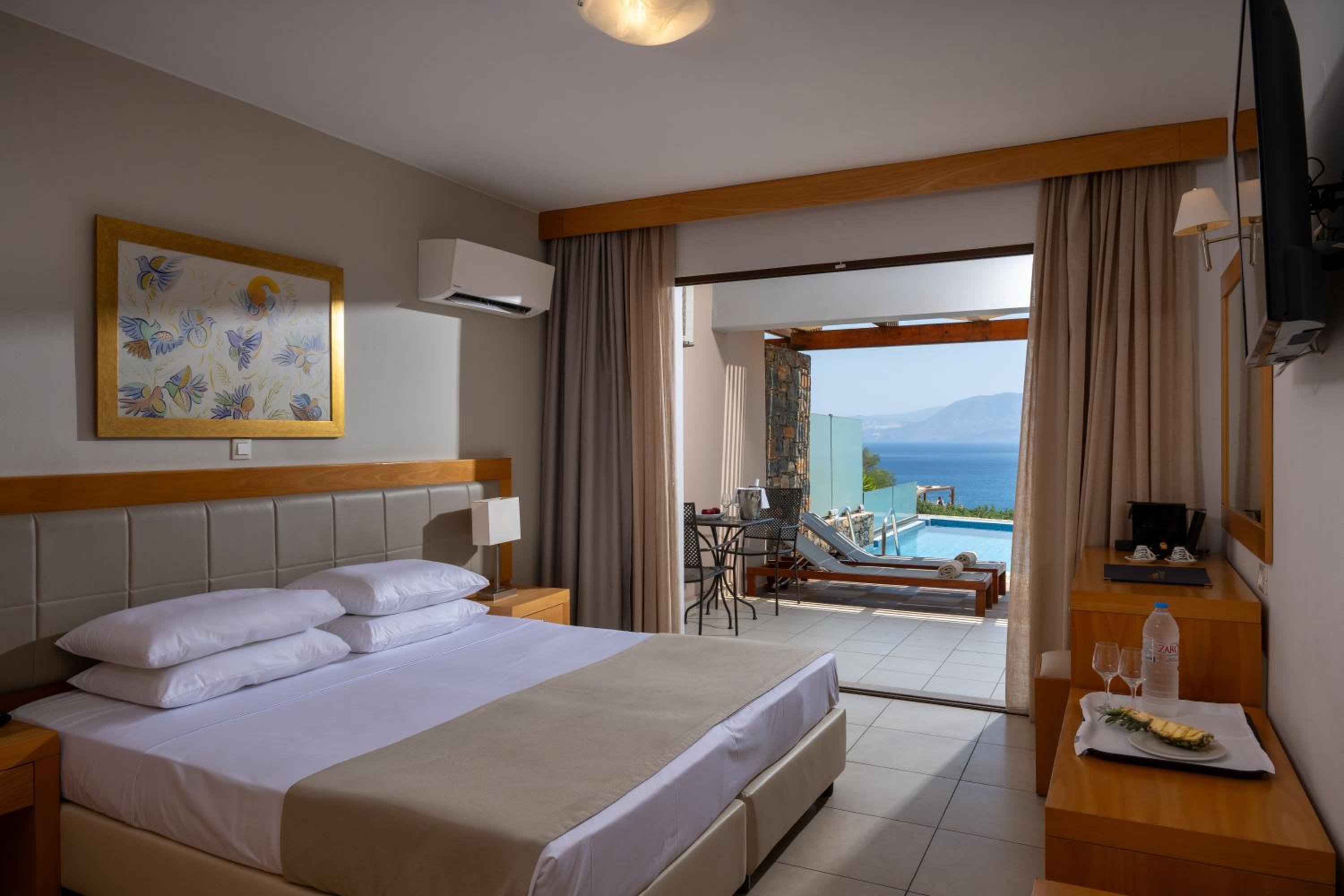Suite Two Bedroom with Sea View & Private Pool - Photo 12