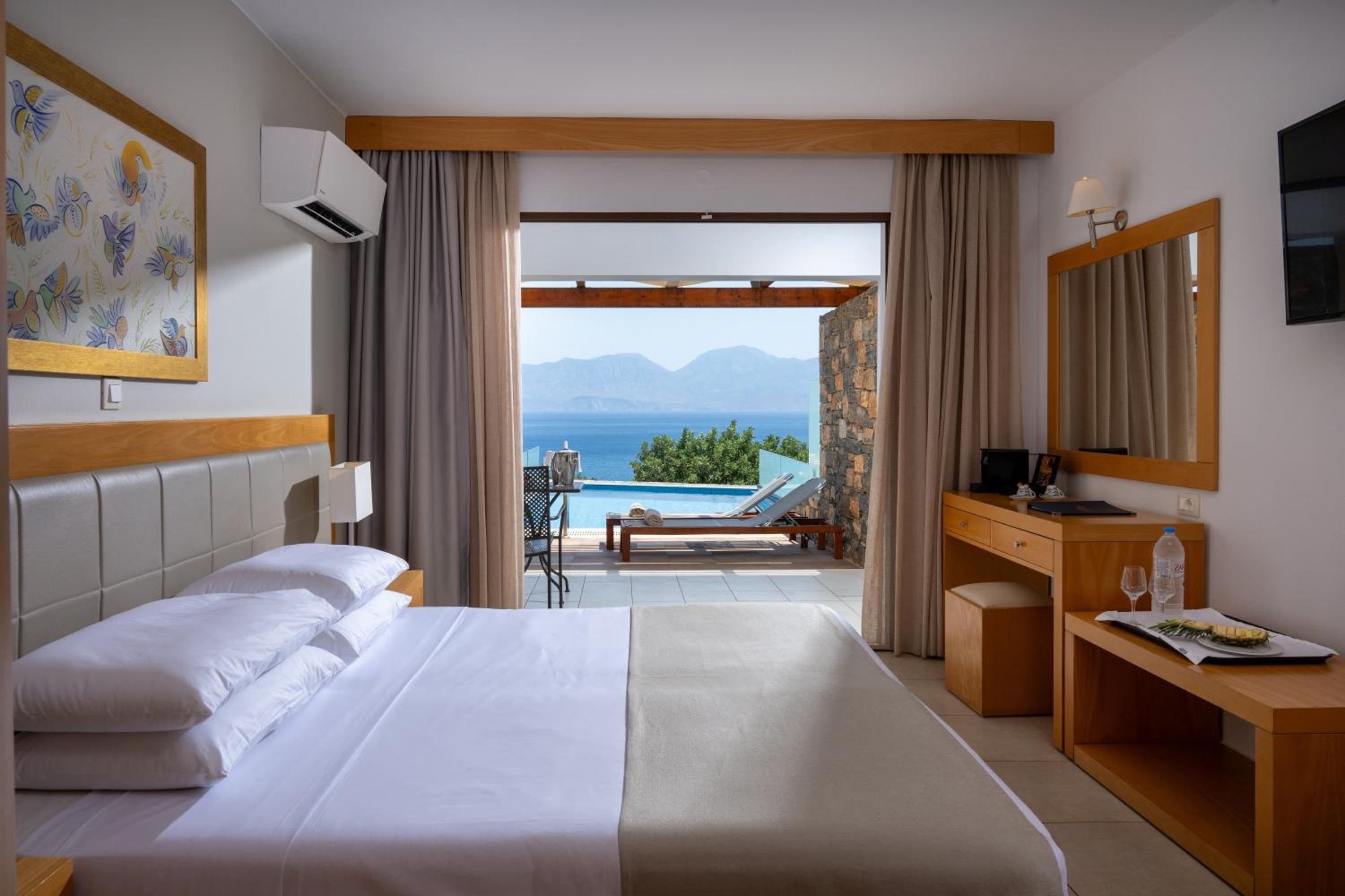 Suite Two Bedroom with Sea View & Private Pool - Photo 9