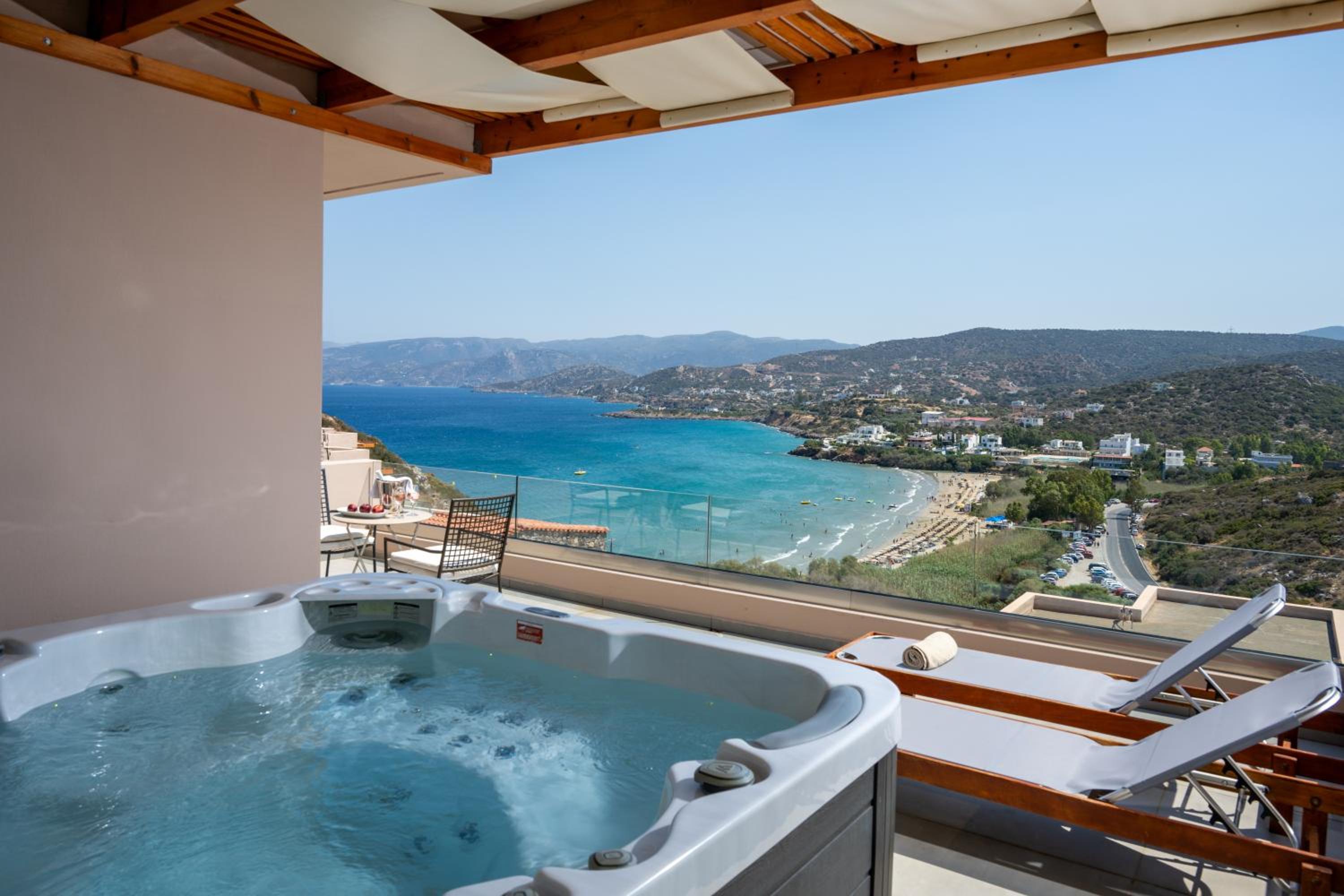 Suite with Side Sea View & Outdoor Jacuzzi
