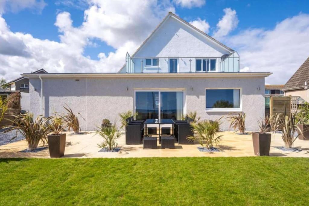 Villa photo 3