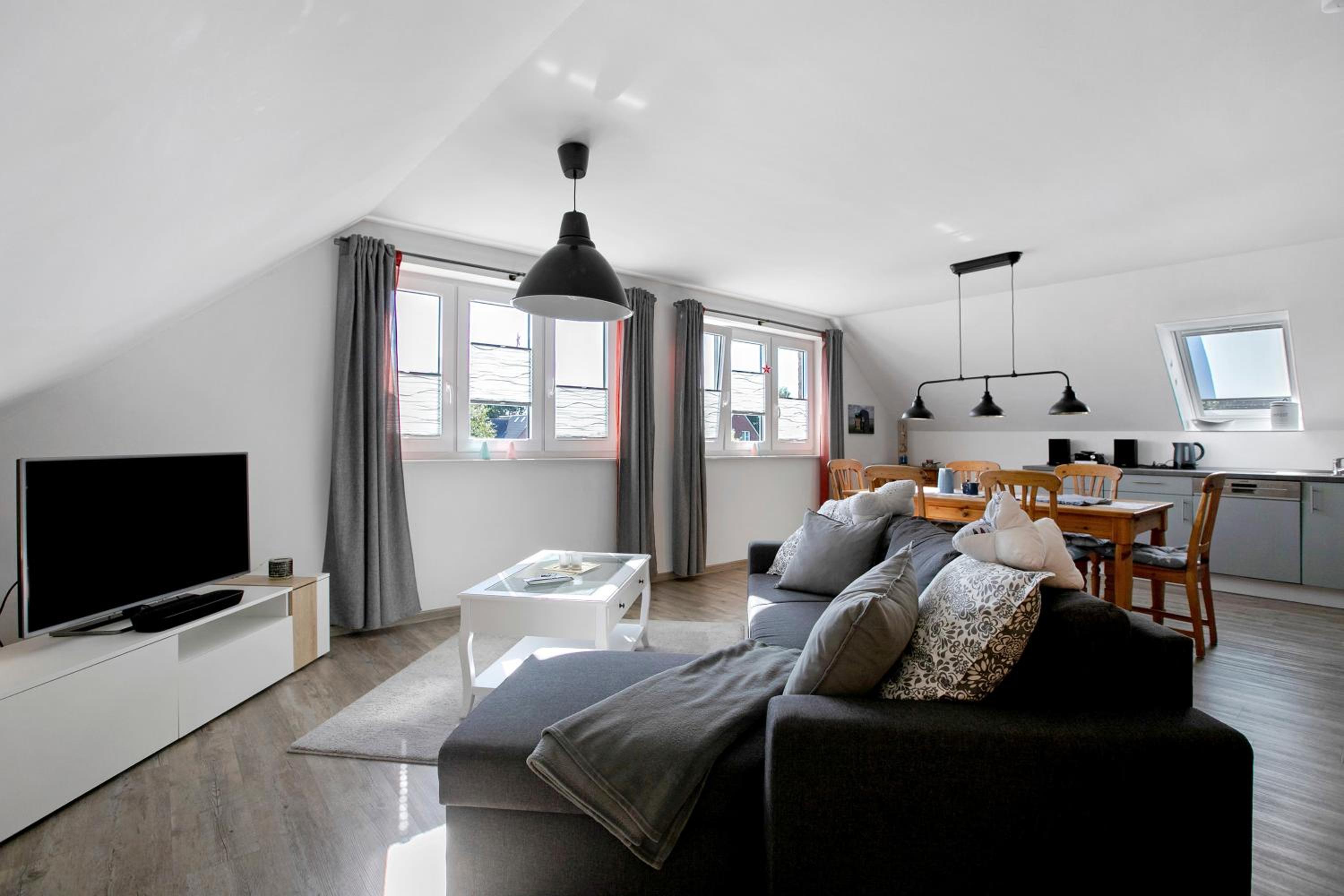 Two-Bedroom Deluxe Apartment with Garden View photo 1
