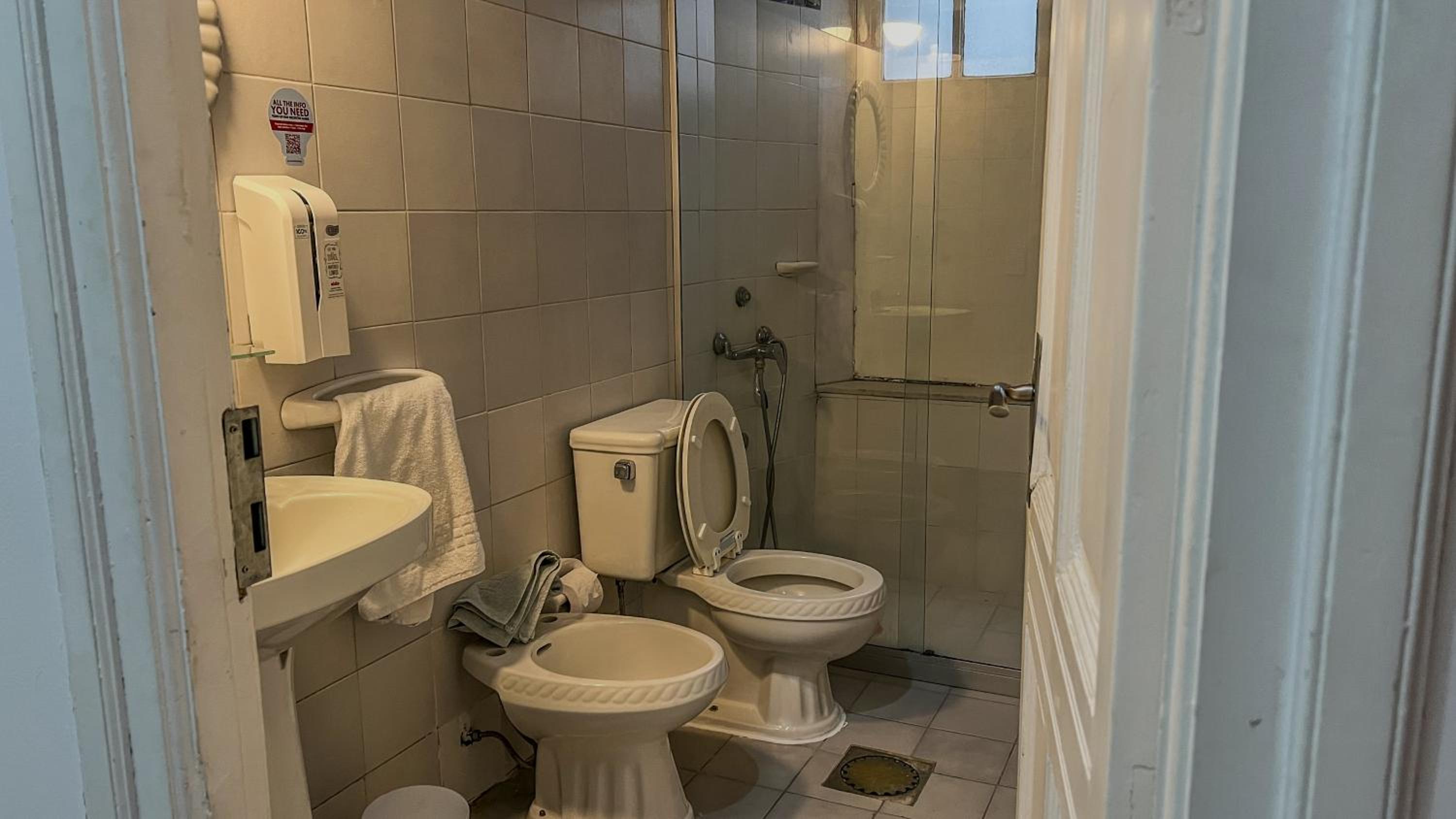 Double Room with Private Bathroom photo 3