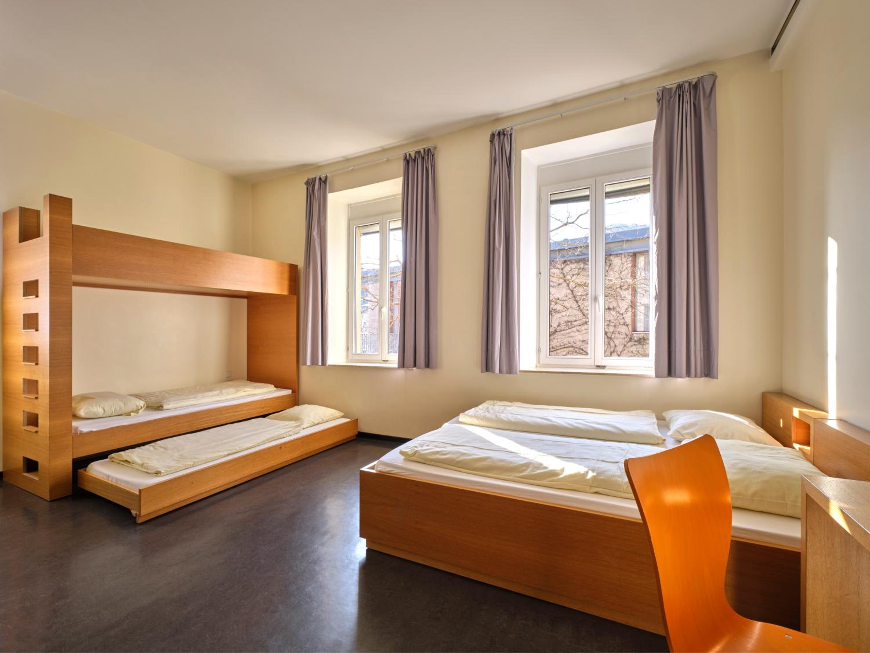 Twin Room - Photo 2