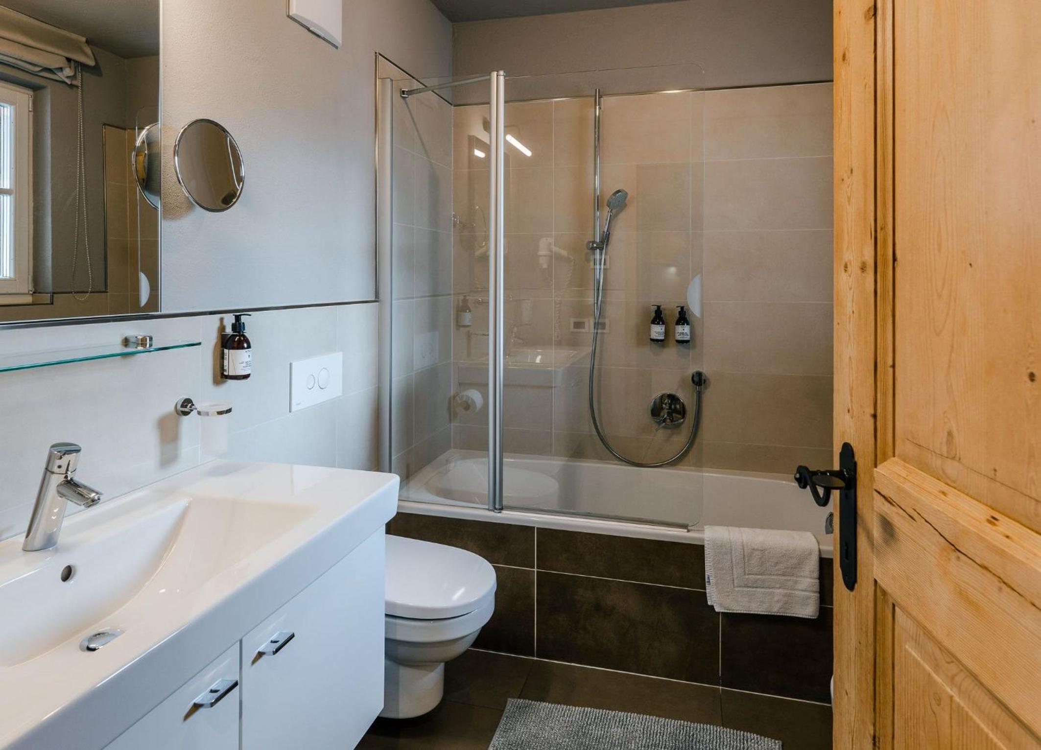 Suite with Mountain View photo 2