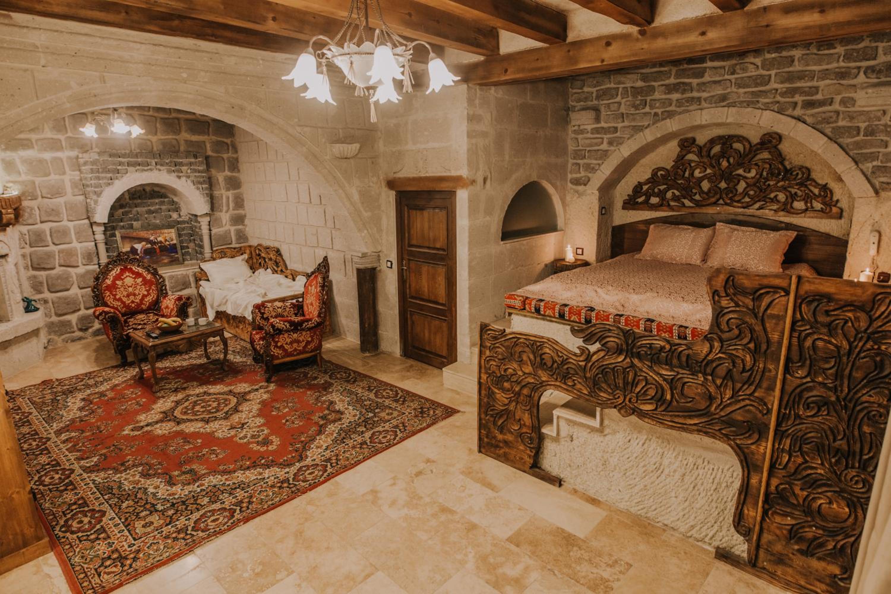 Standard Family Room - Photo 3