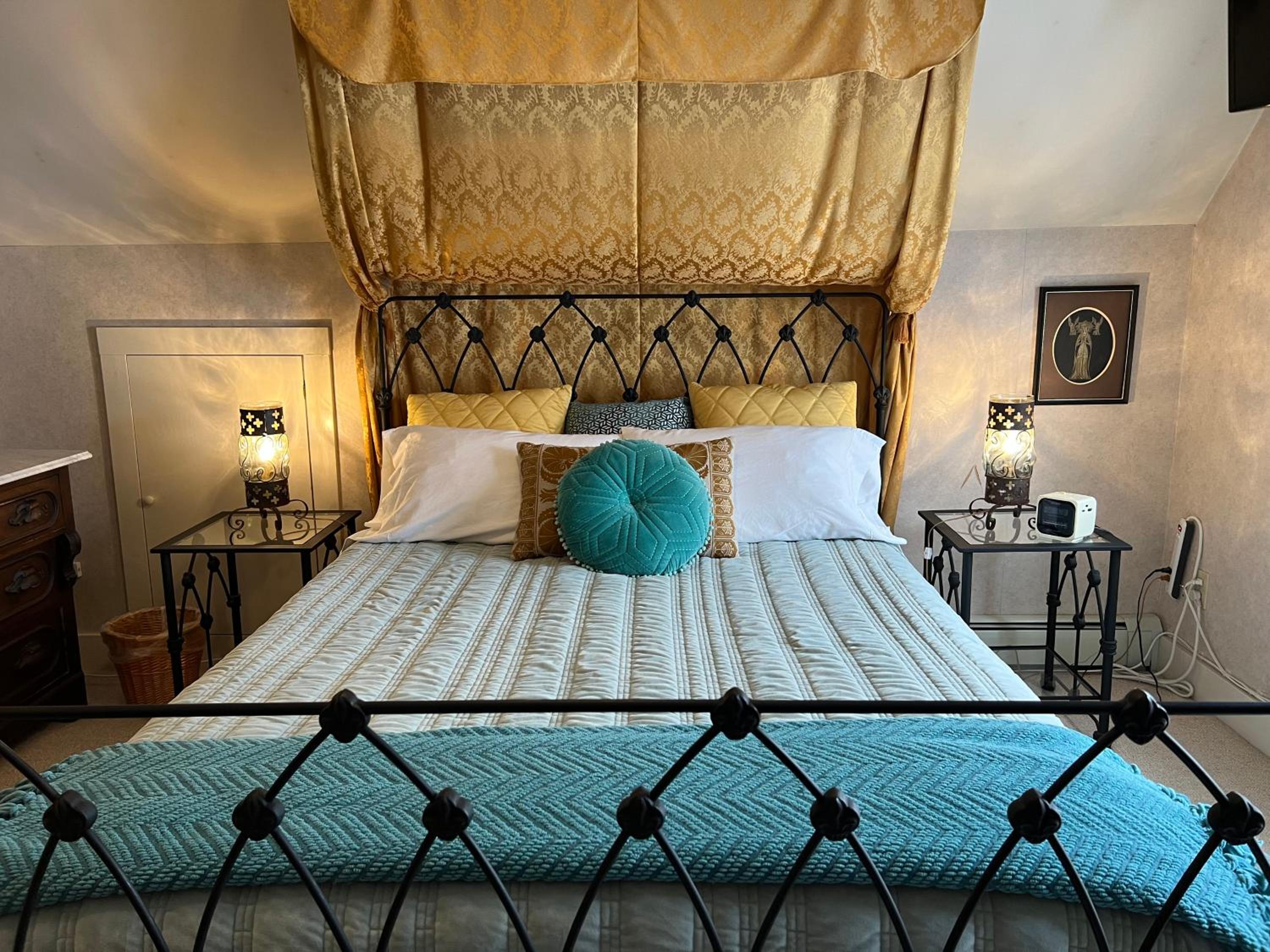 Deluxe Double Room with Bath