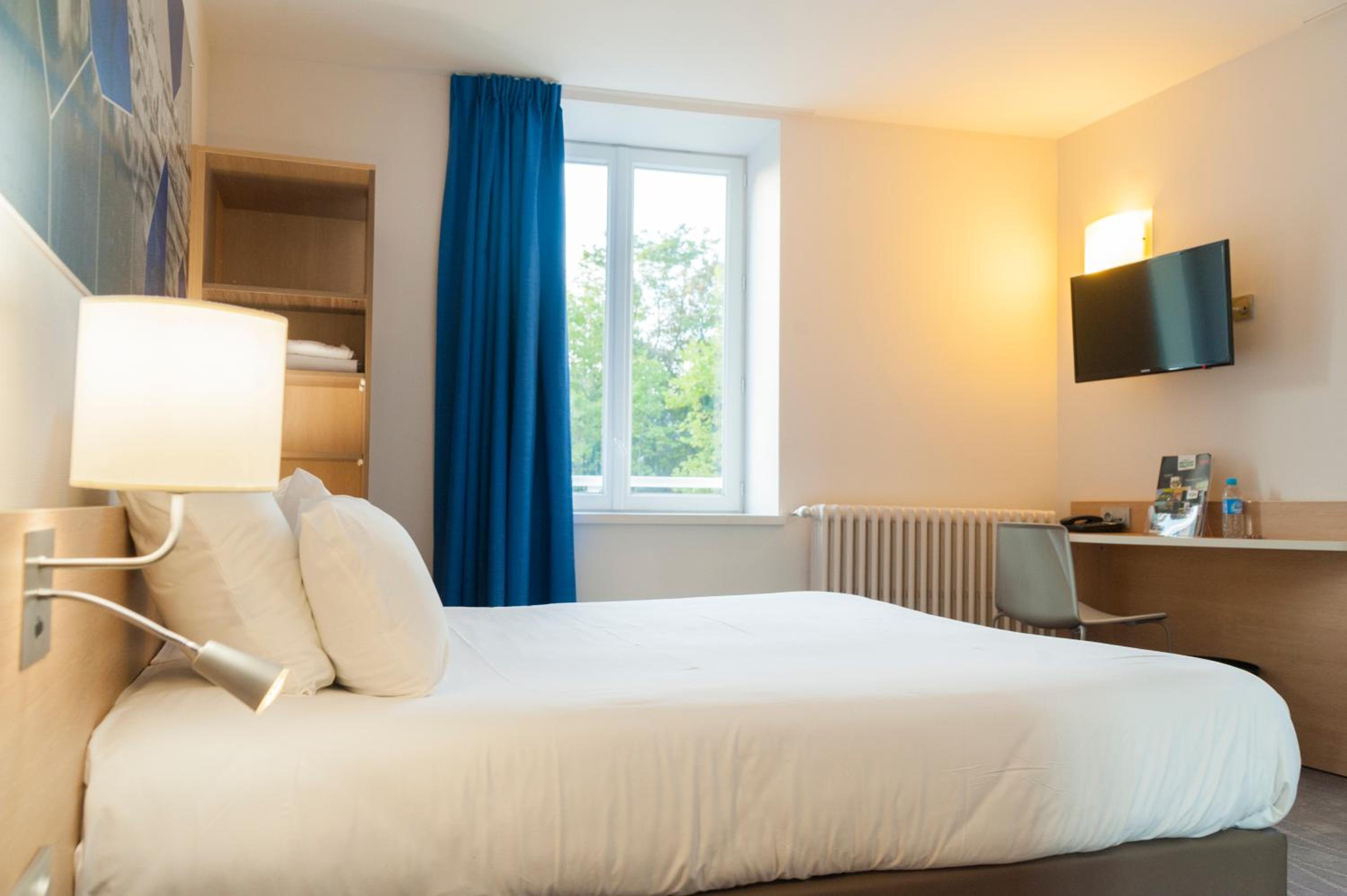 Standard Room with Double Bed - Photo 3