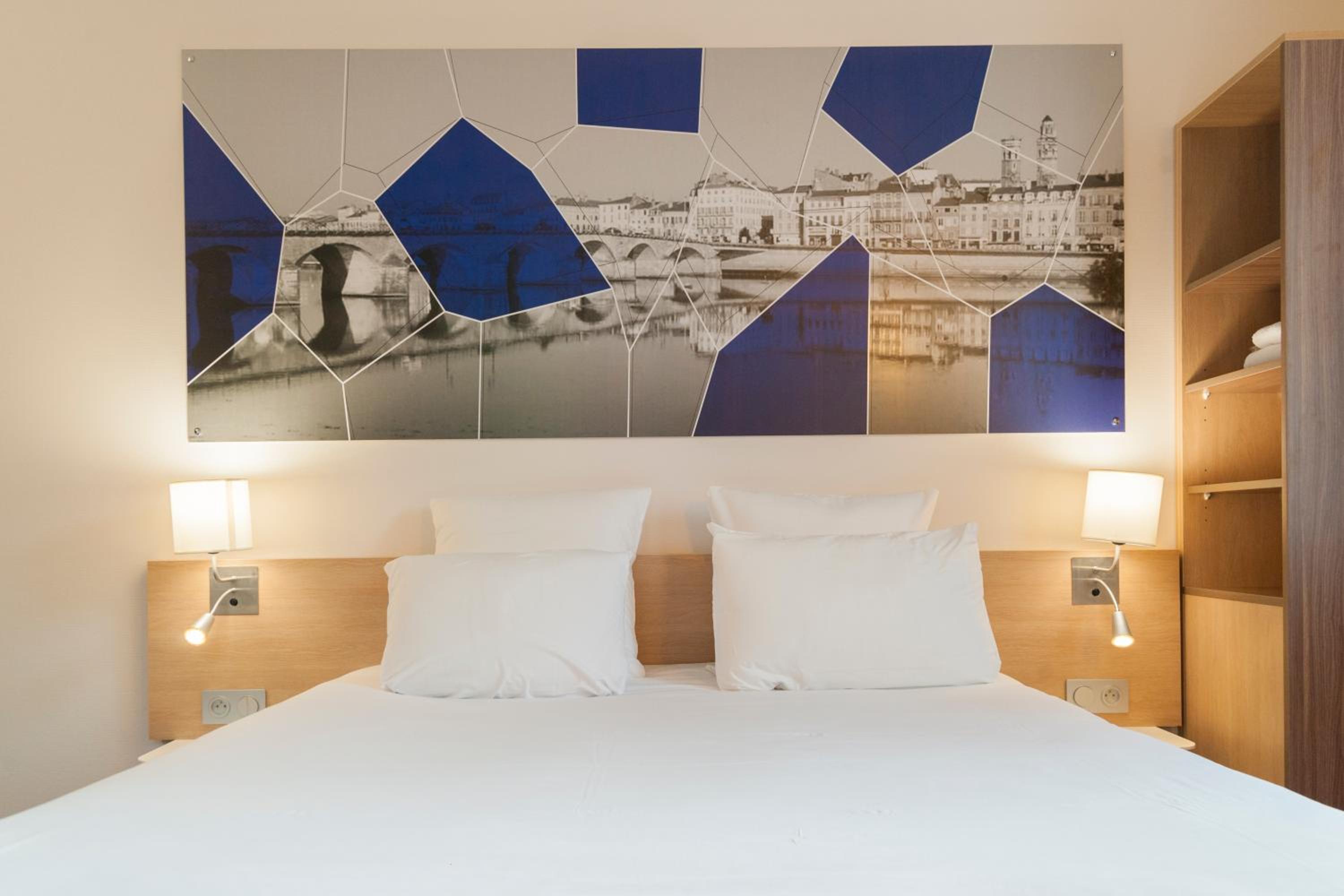 Comfort Room with One Double Bed - Photo 8